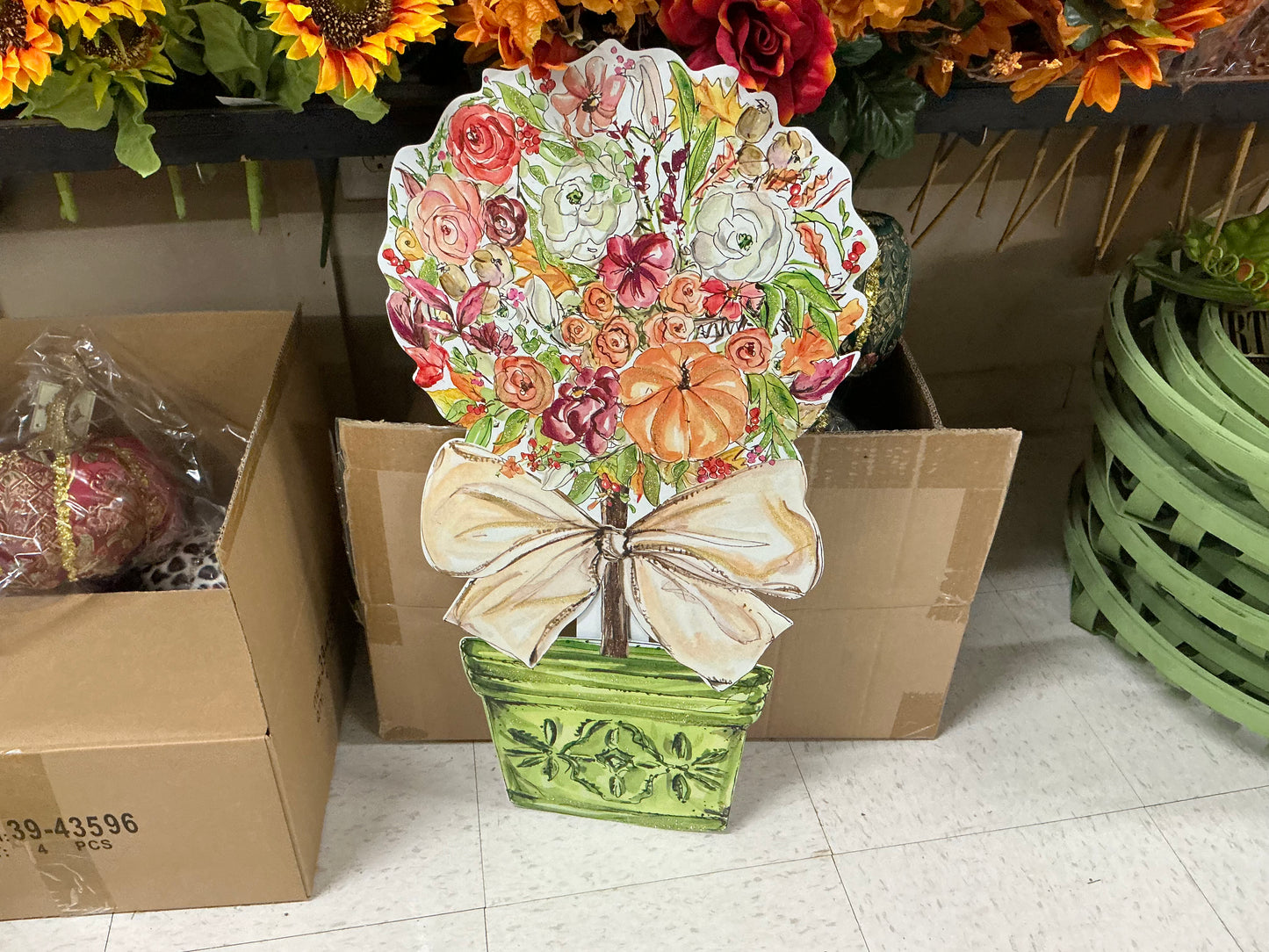 Large rose and pumpkin topiary, Round Top Collection