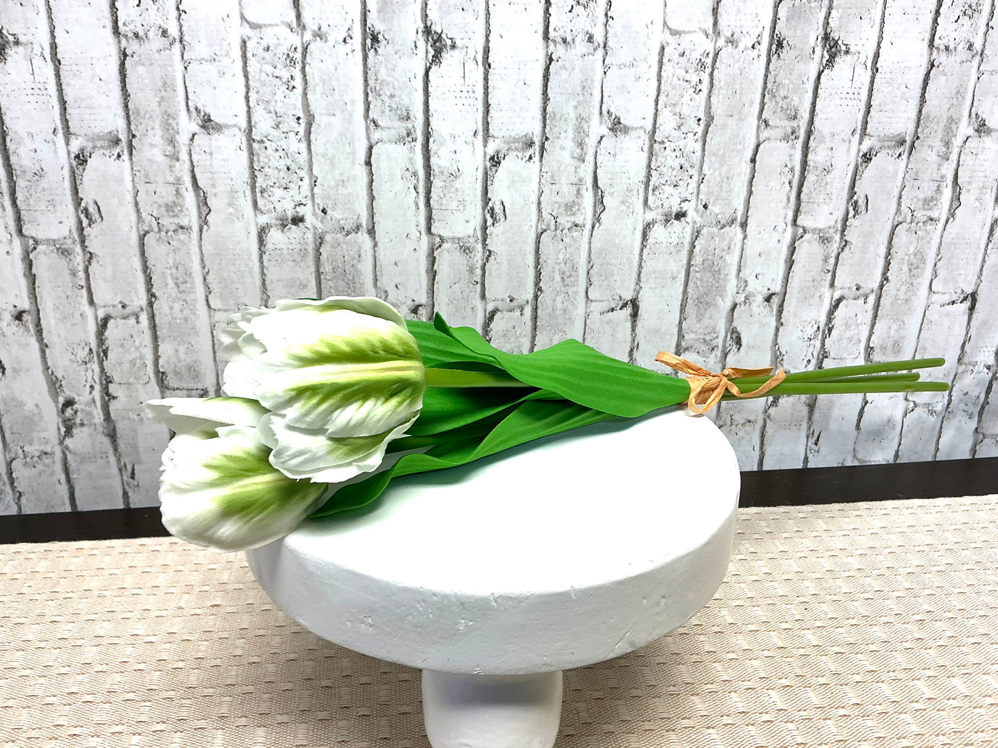 White tulip bundle, F4502140