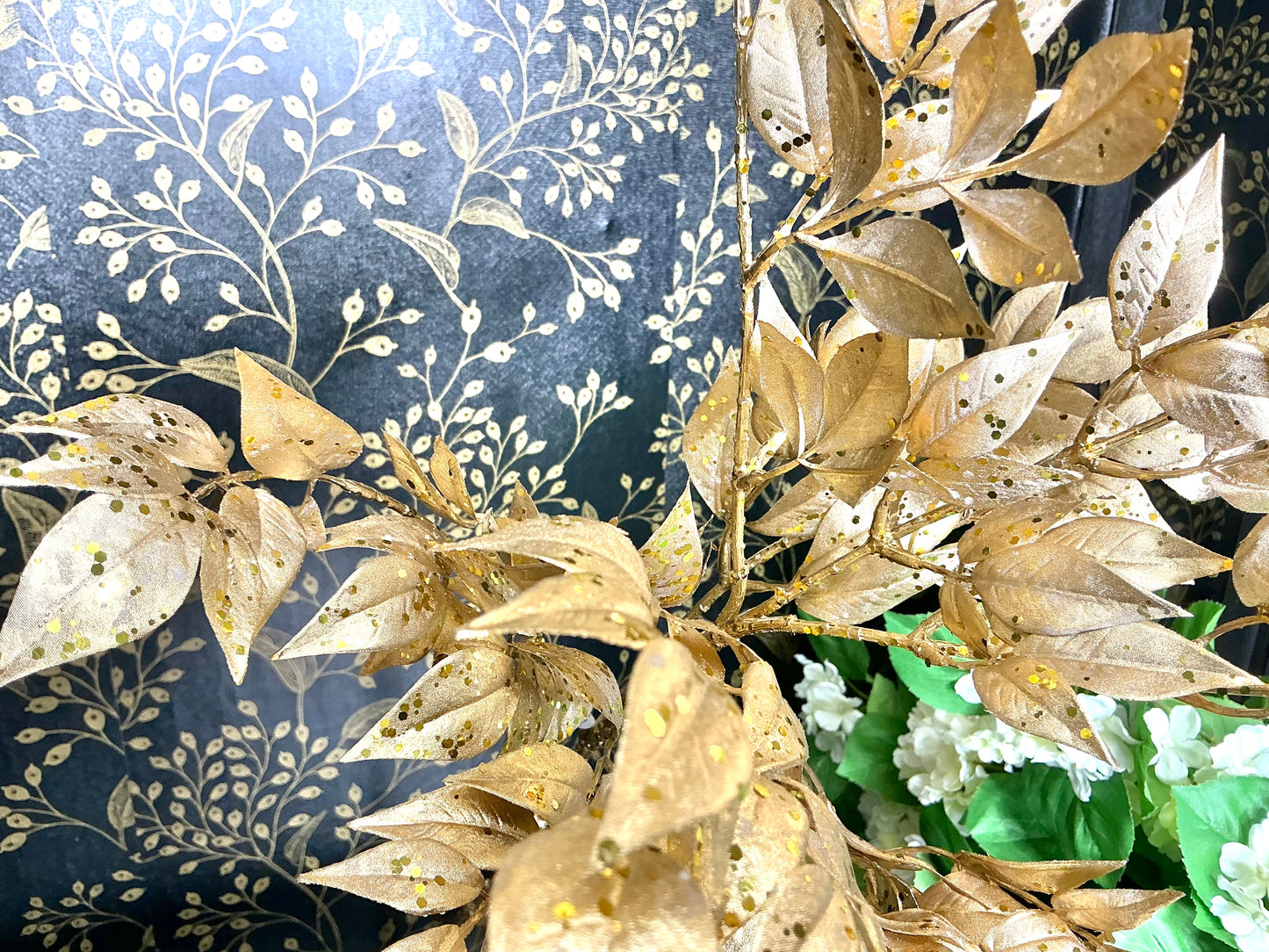 Glitter Ruscus Stem, MTX75572