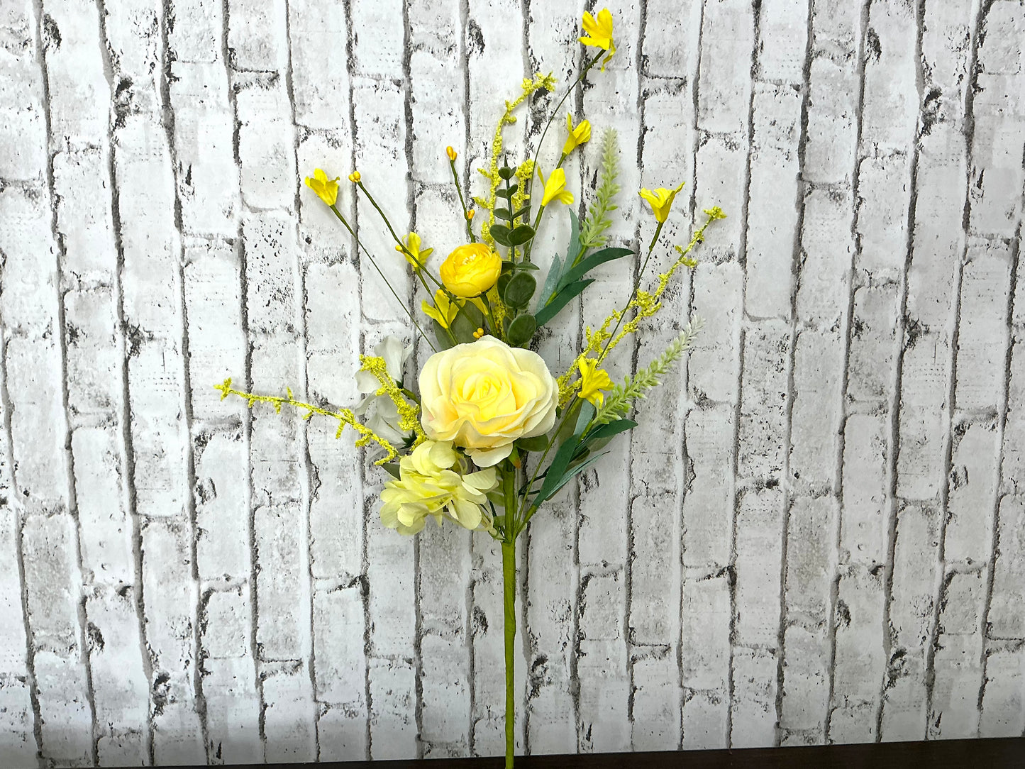 Yellow rose/hydrangea spray, FH814729