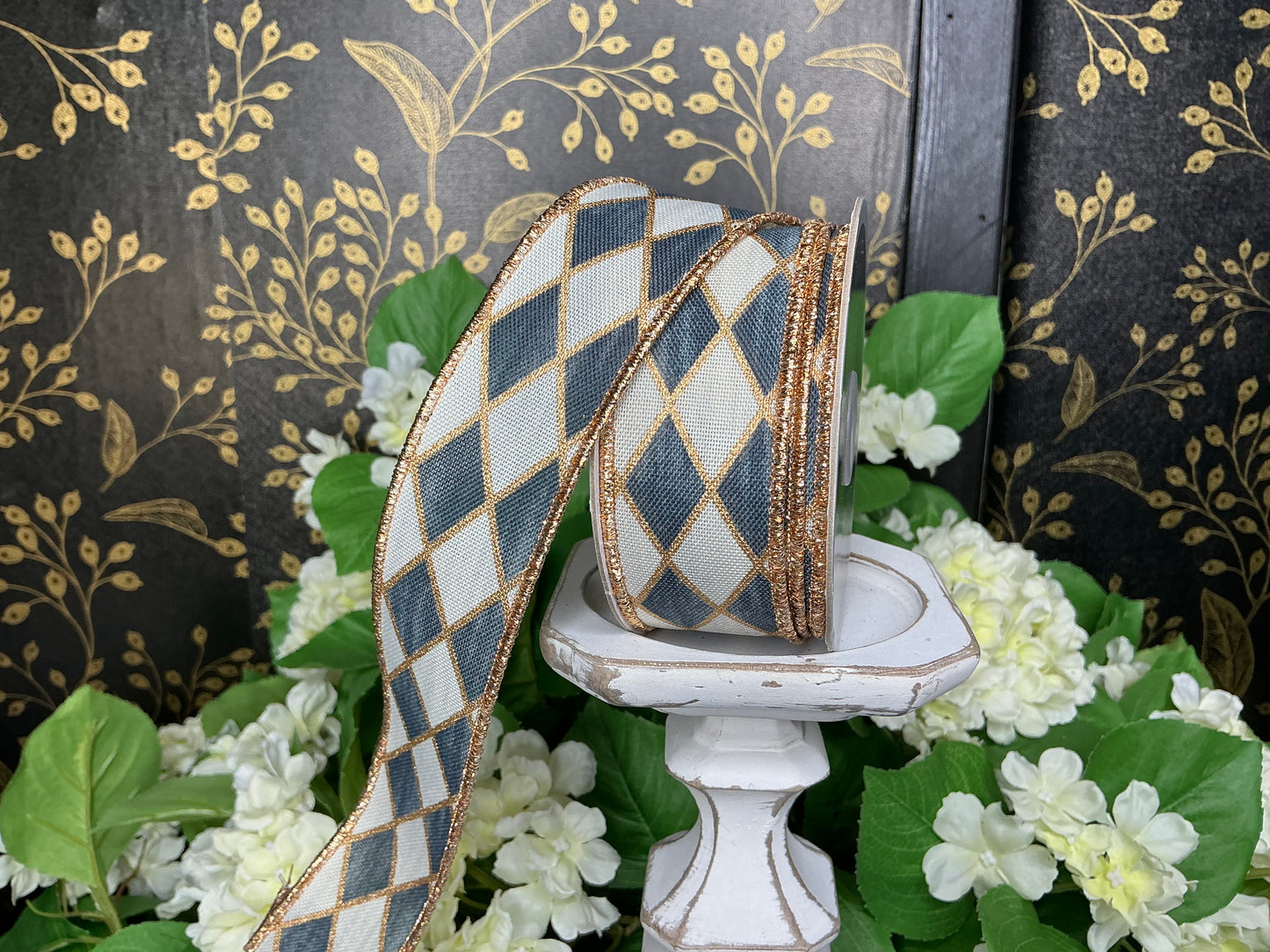 Antique Harlequin Ribbon