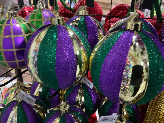 Vertical Stripe Ornament - HG1210