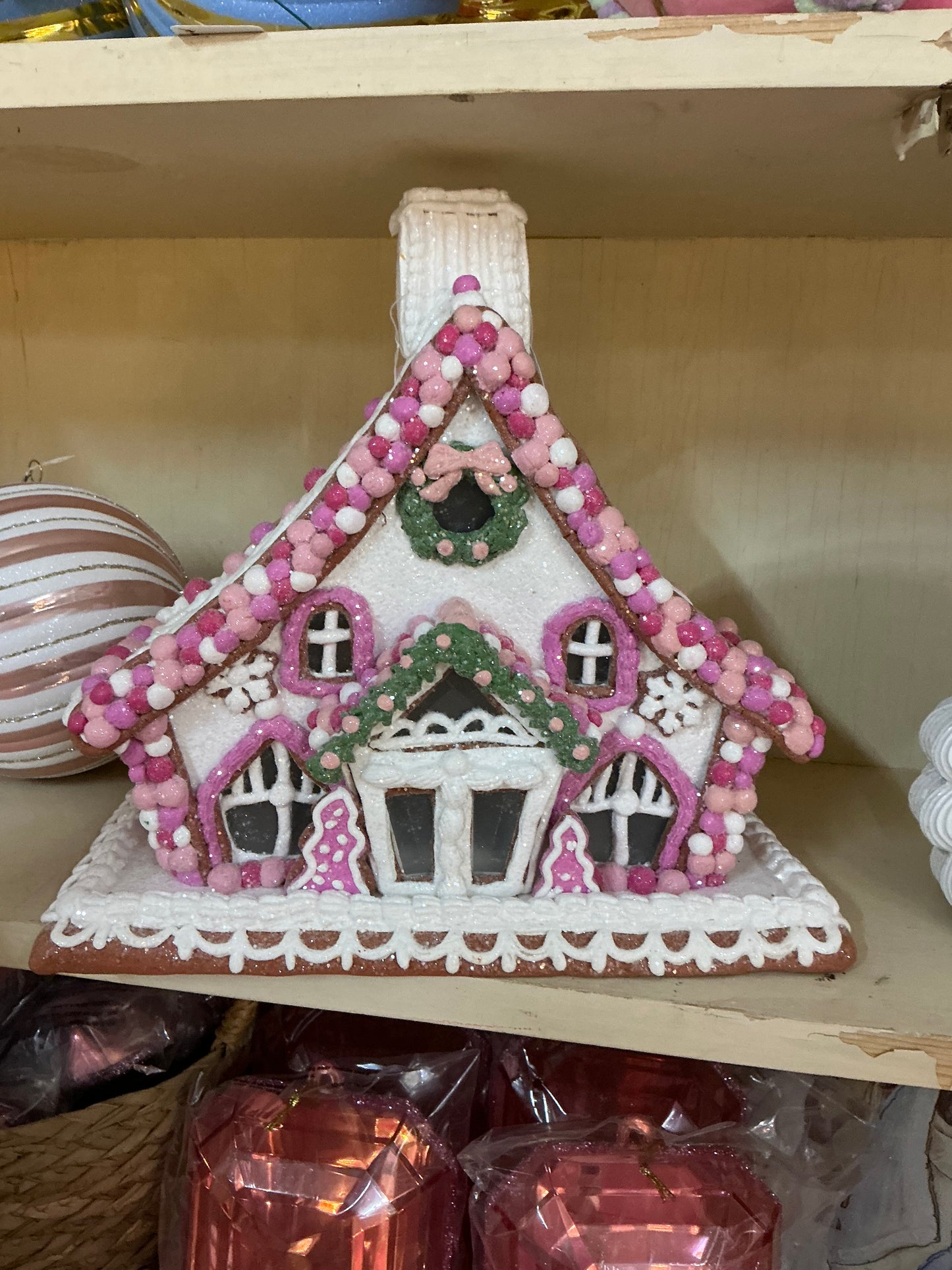Pink and White Gingerbread house, 4516662