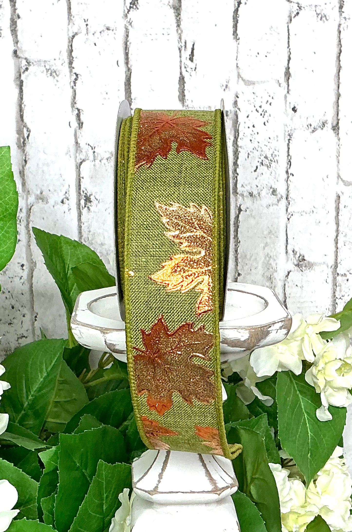 Green ribbon with maple leaves, RGE1476EW