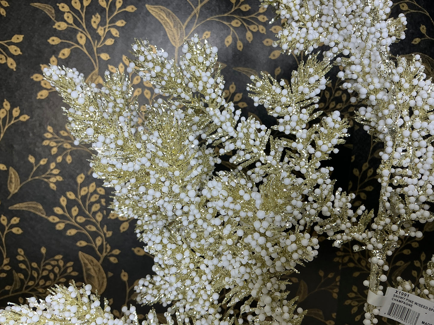 Snowy Pine w/seed spray, Set of 2, X1991