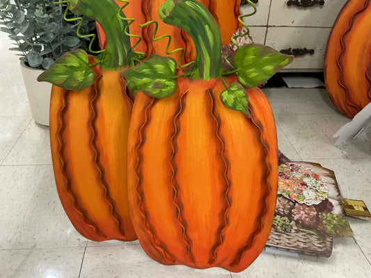 Medium ribbon Pumpkins, Round Top Collection