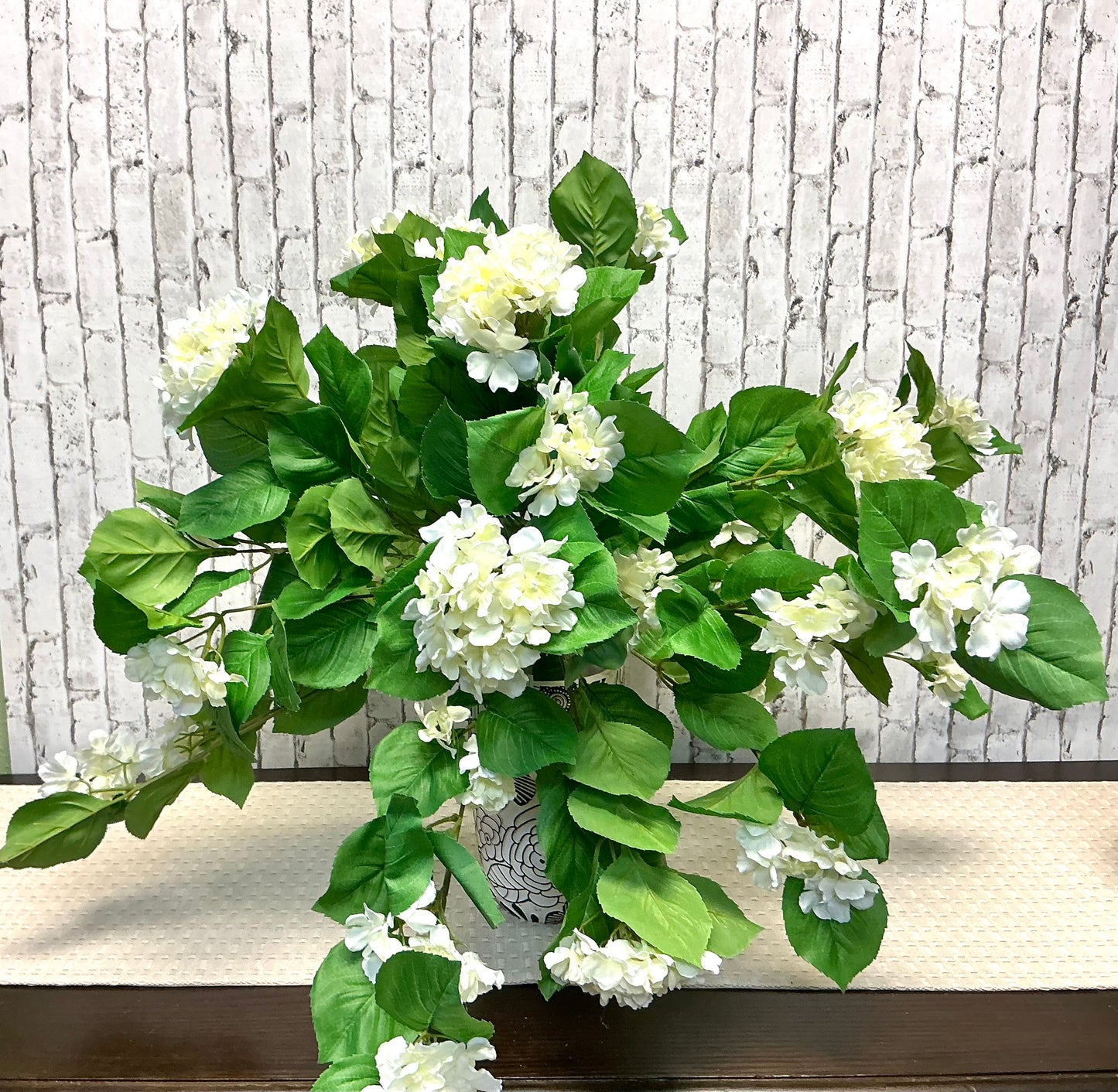 Hanging Hydrangea bush, White, UV protected, MTF24609