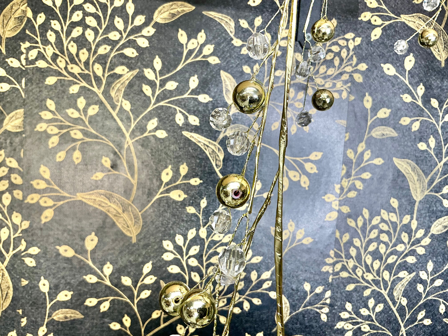 Gold and crystal garland, XA351-GO