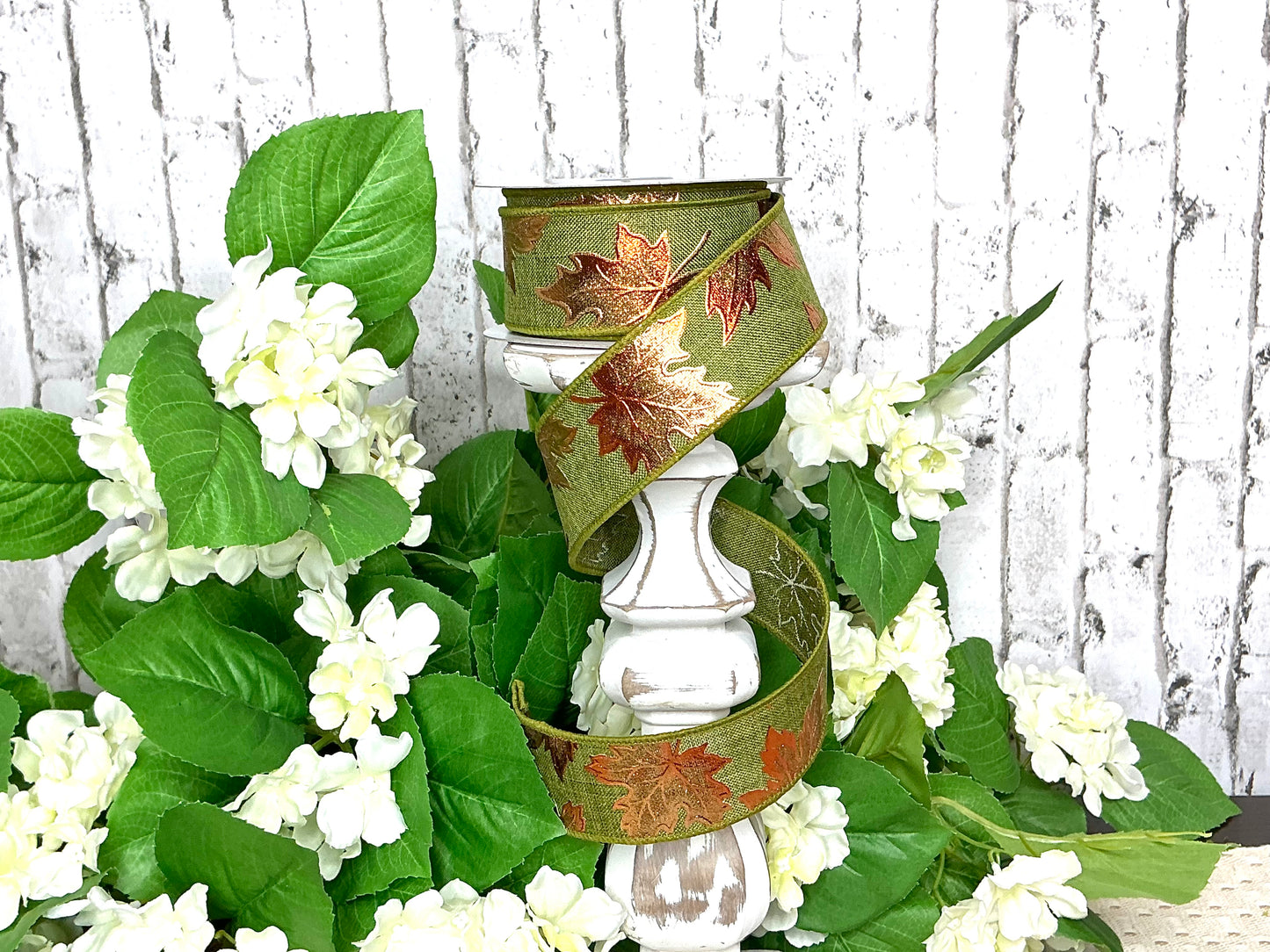 Green ribbon with maple leaves, RGE1476EW