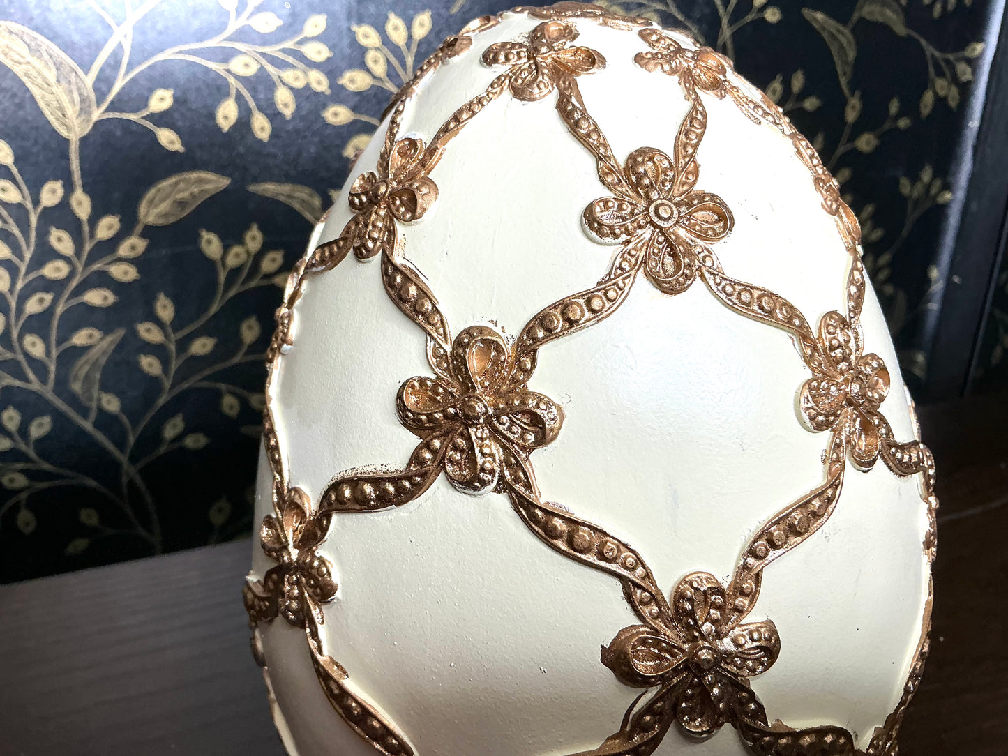 Cream/Gold Lattice Egg - MT26232