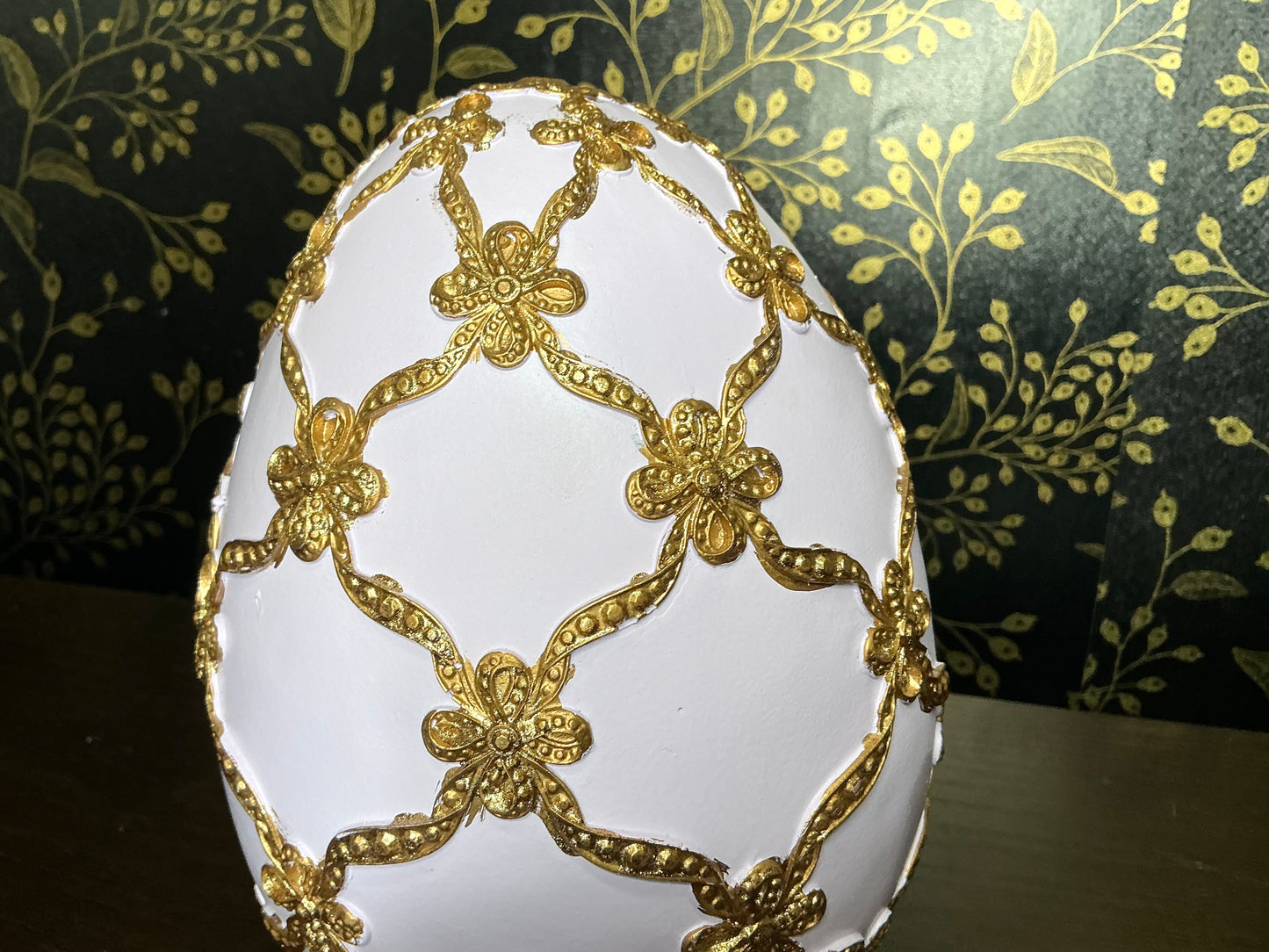 Lavender/Gold gilded Lattice egg - MT26232