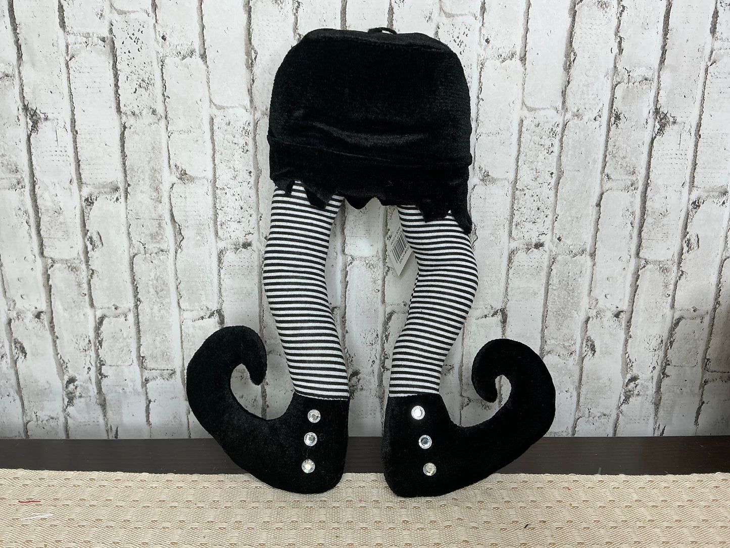 Witch leg wreath attachment, HH7459