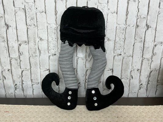 Witch leg wreath attachment, HH7459