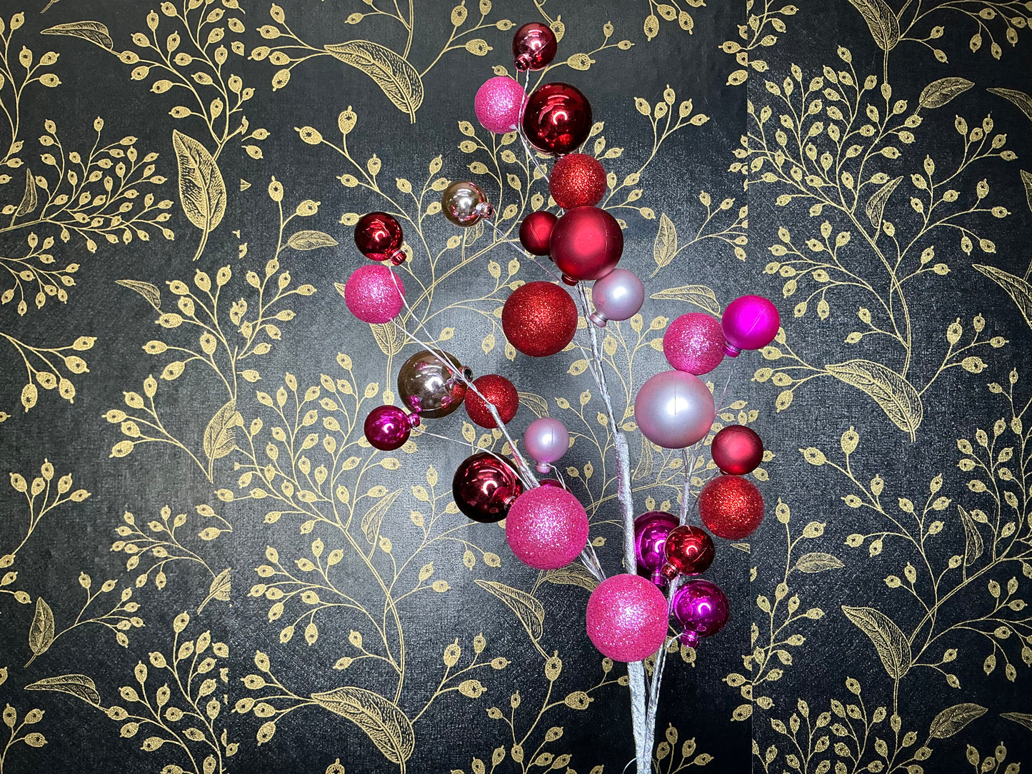 Glitter ball ornament spray, 40339-PKBTYRD