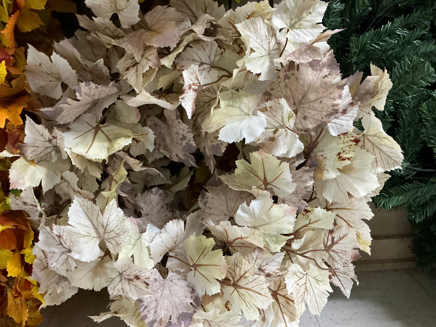 Maple Leaf wreath, Cream, FL7038-CBRN