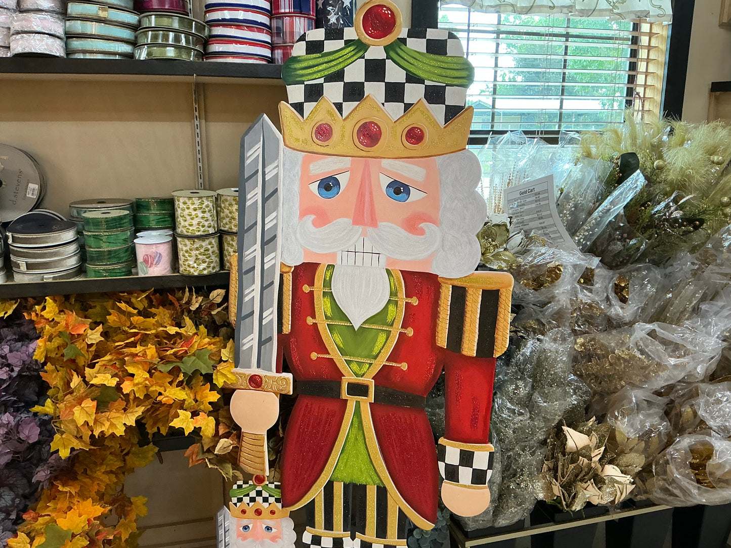 Nutcracker, Large, Round Top Collection