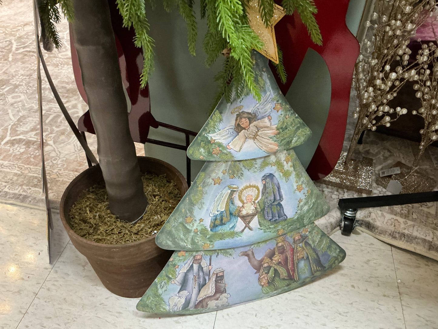 Nativity Tree, Round Top Collection