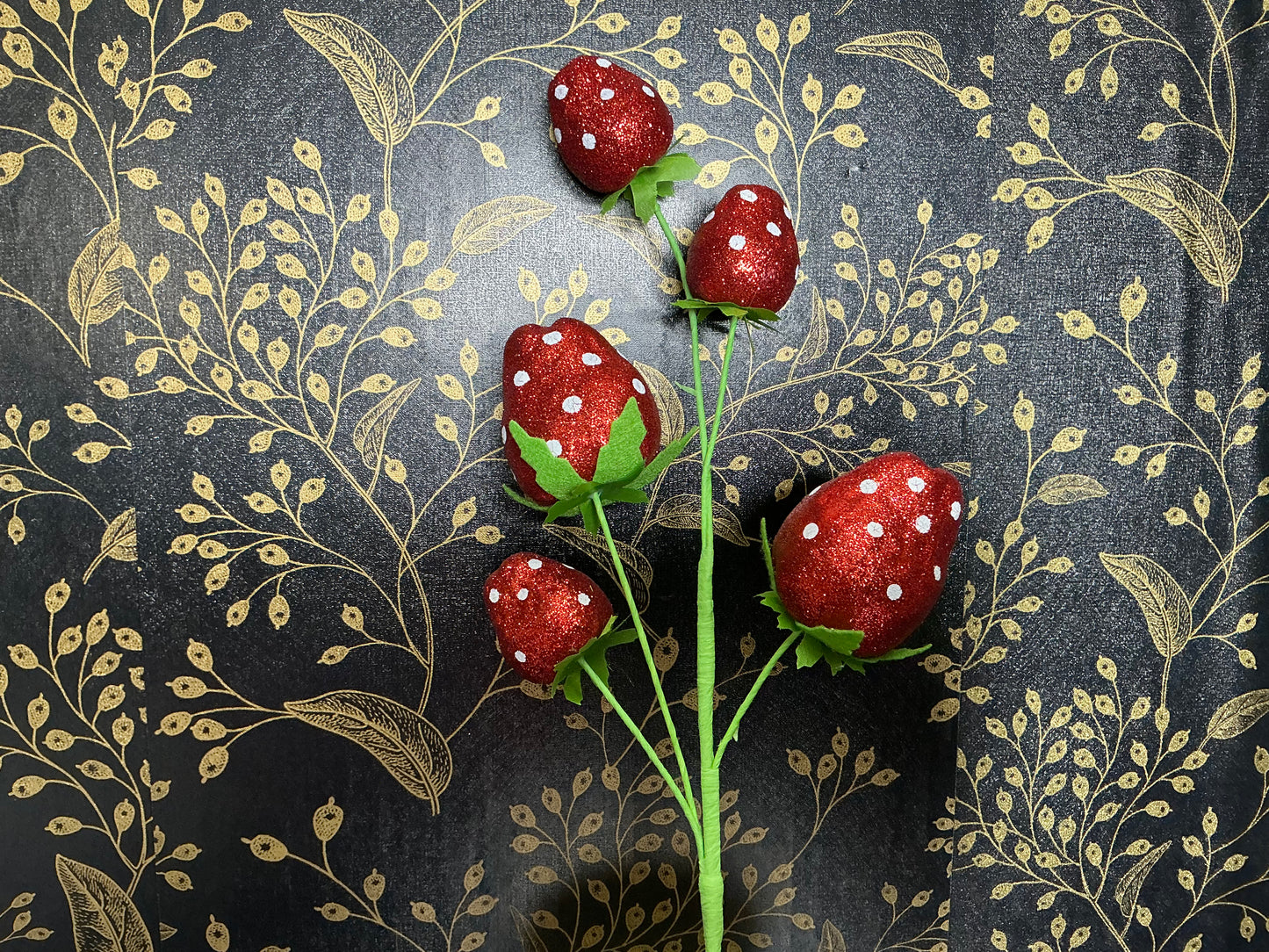Glittery Strawberry Spray - 63913RD