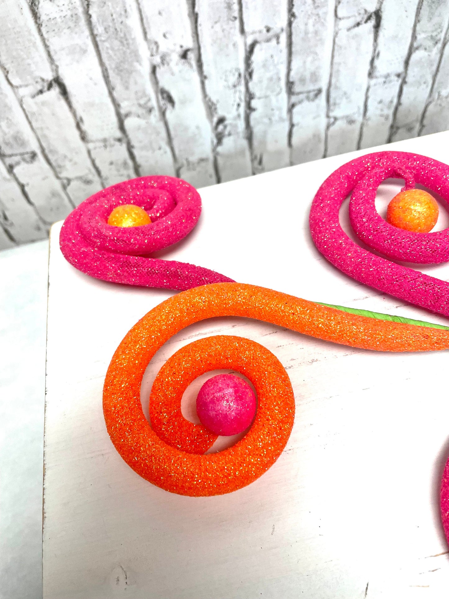 Hot pink and orange curly ball spray, 63440BTOR, spring curly ball spray, Easter curly ball spray, summer curly ball spray, Halloween spray