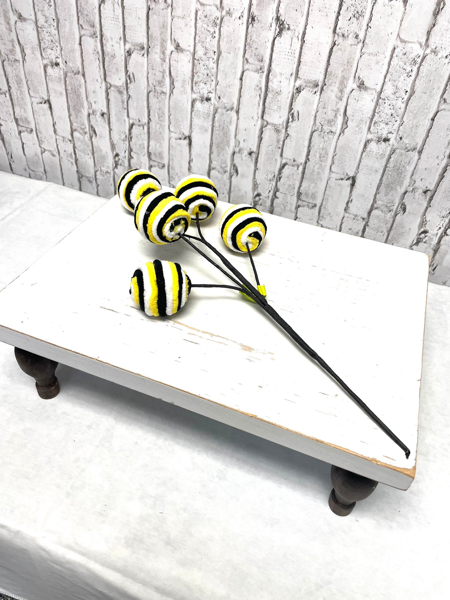 Chenille swirly ball spray, bee swirly ball spray, 63239WBKWT, bee theme ball spray, spring bee ball spray, summer bee ball spray
