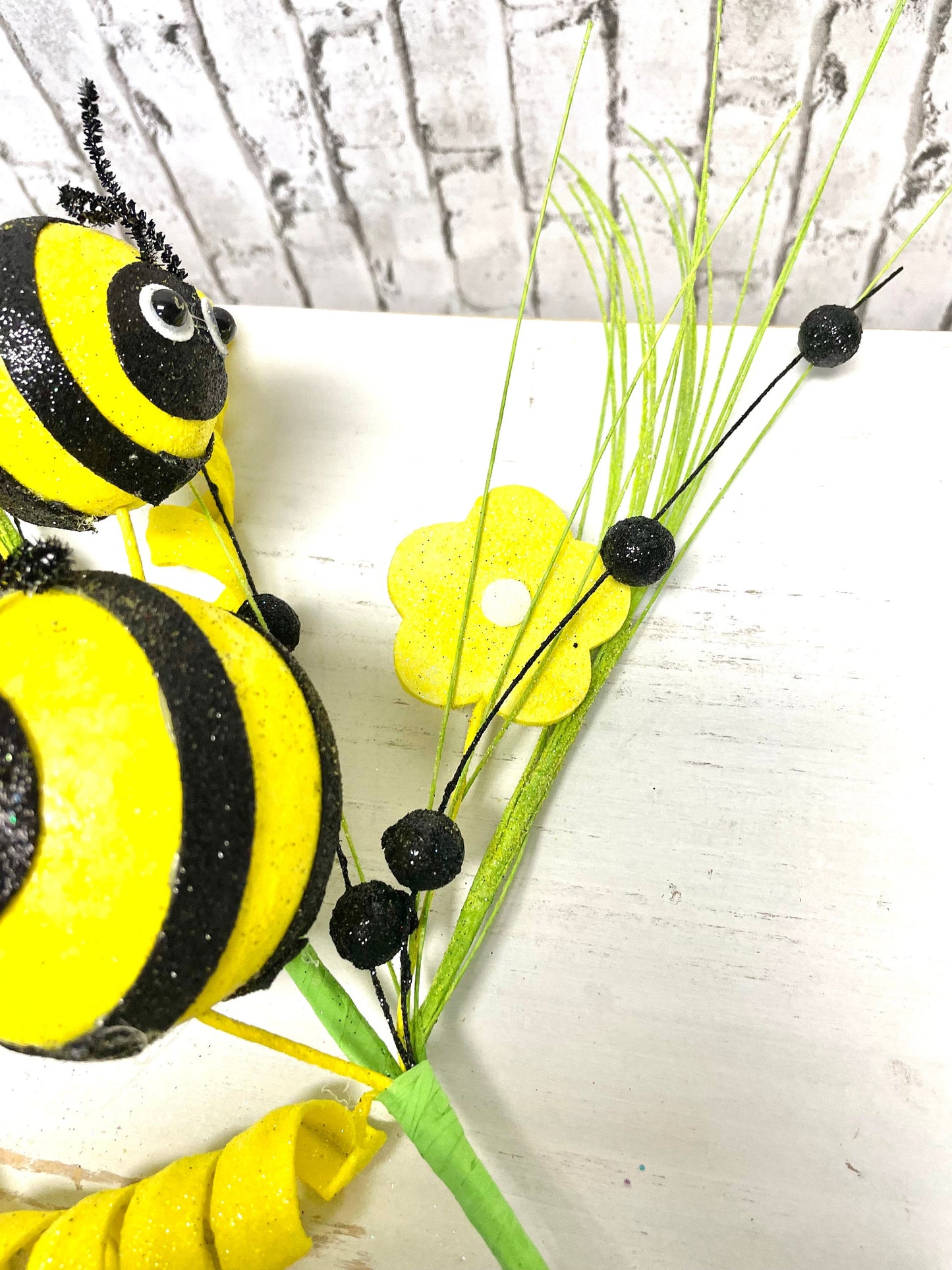 bee and flower spray, fat bumble bee spray