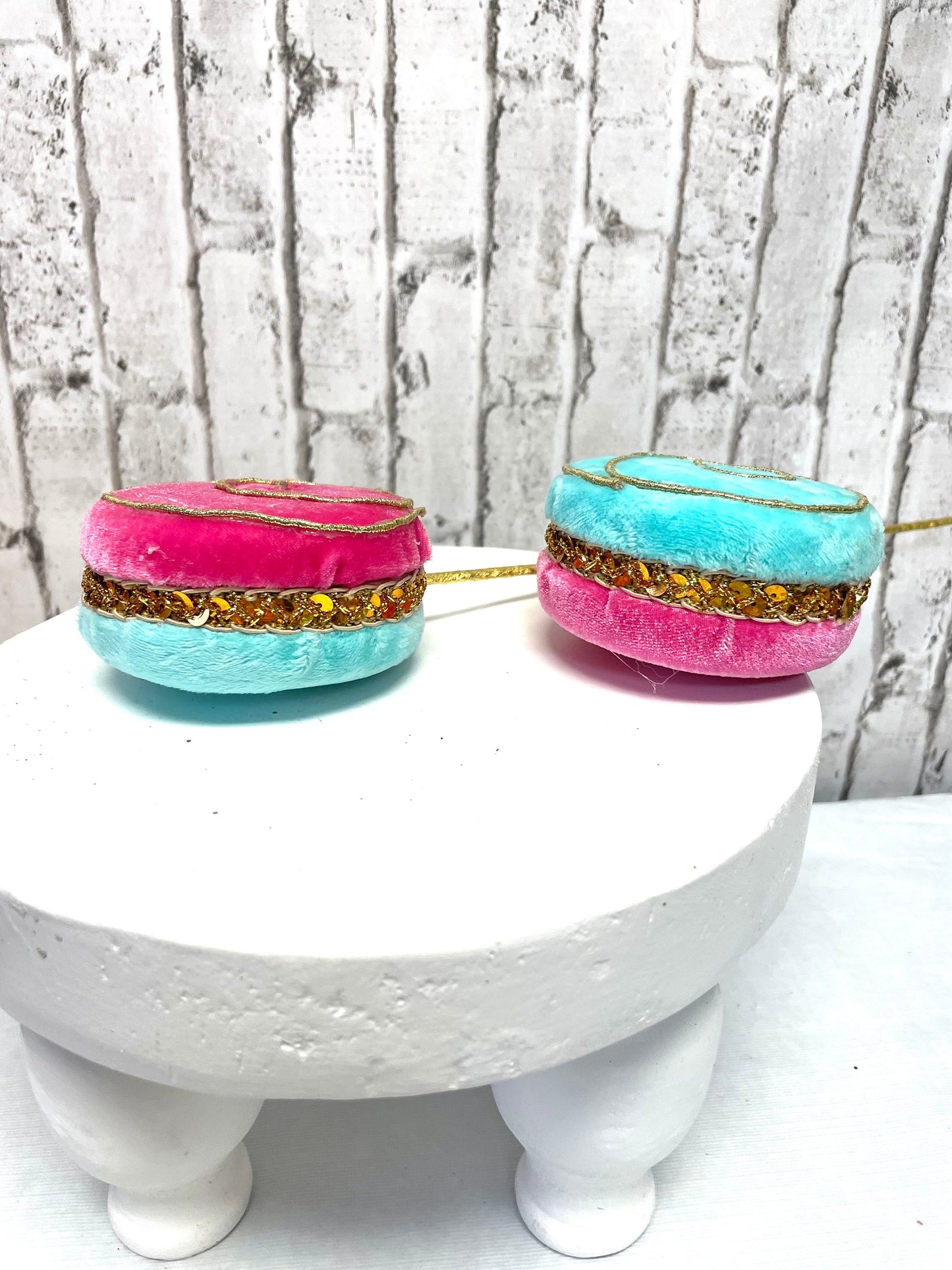 Macaroon pick x2, two sided, pink blue and gold, 86001PKBL