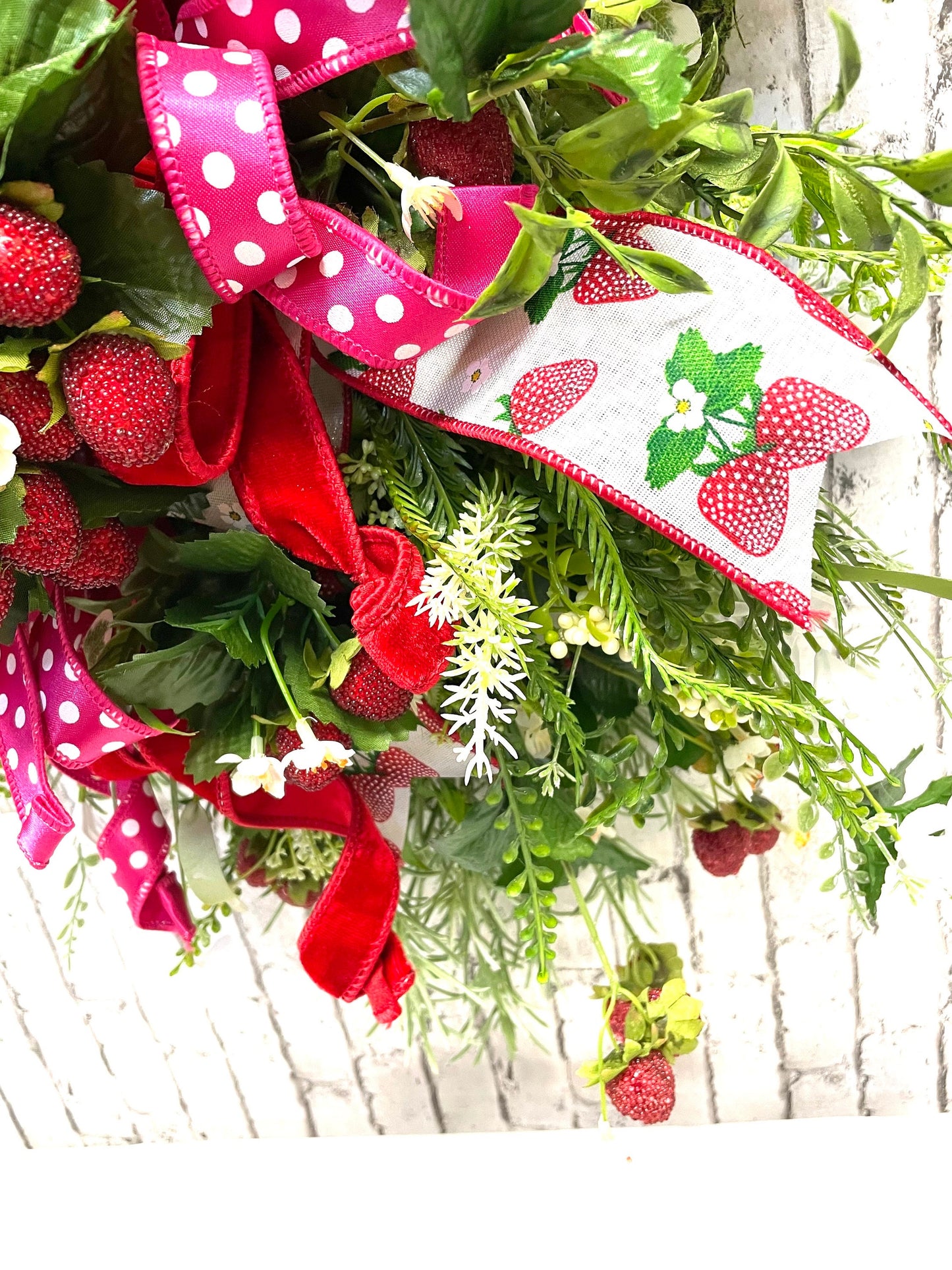 strawberry wreath, strawberry decor, spring wreath, spring door decor, summer door decor, strawberry patch wreath, shipping included