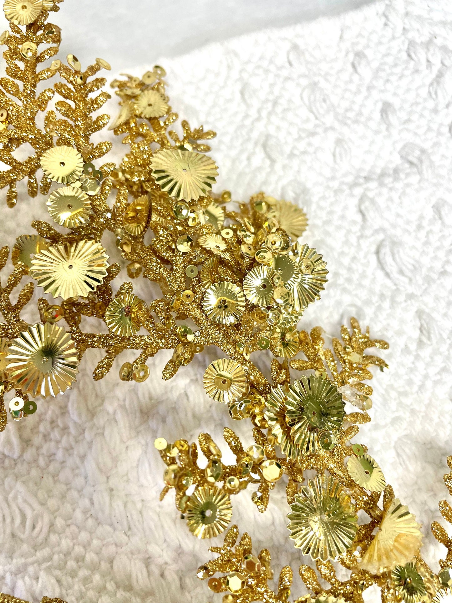 Gold glitter juniper spray, 201608