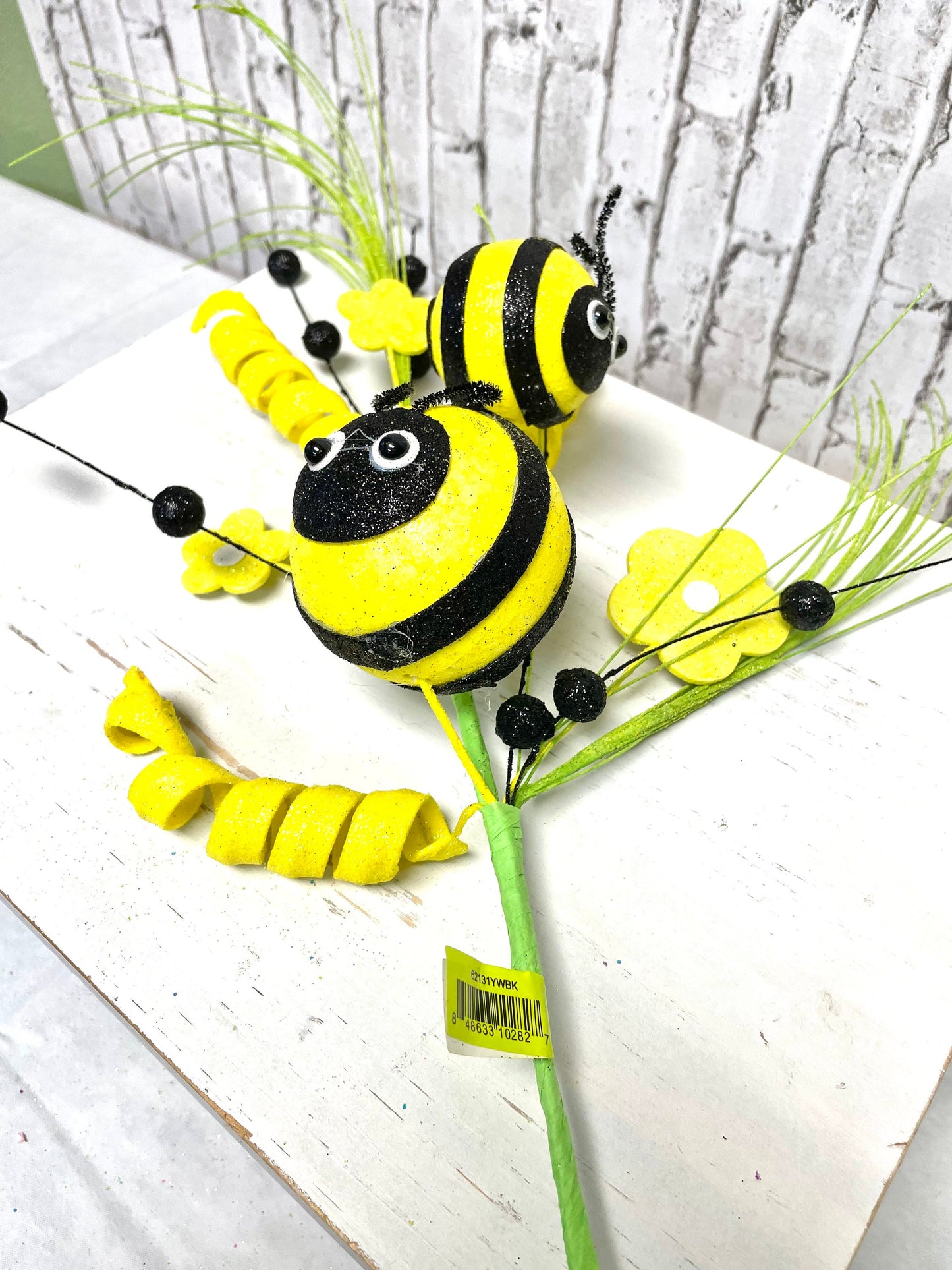 bee and flower spray, fat bumble bee spray