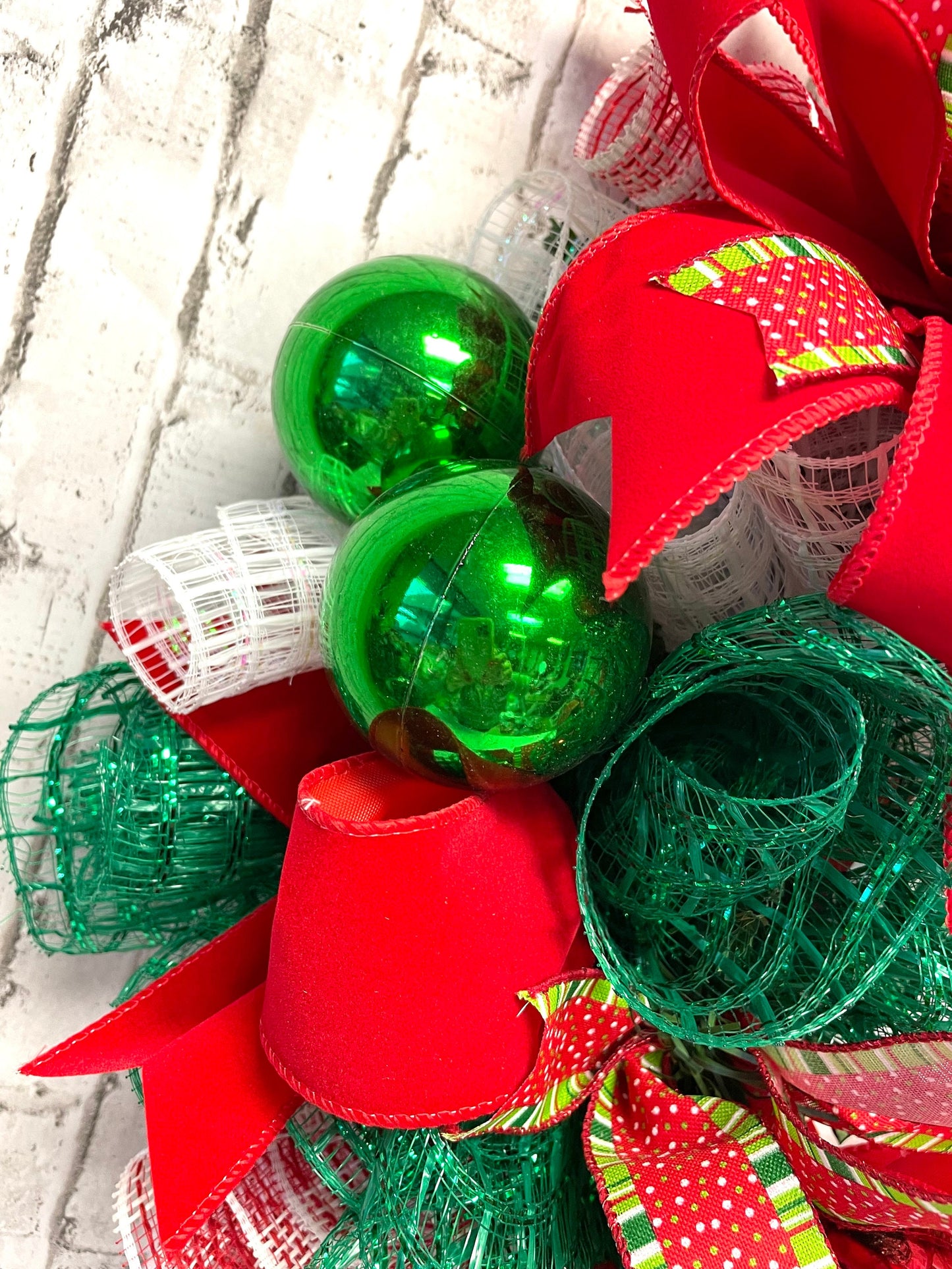 Christmas wreath, Christmas door hanger, door hanger, door wreath, holiday wreath, holiday decor, free shipping.