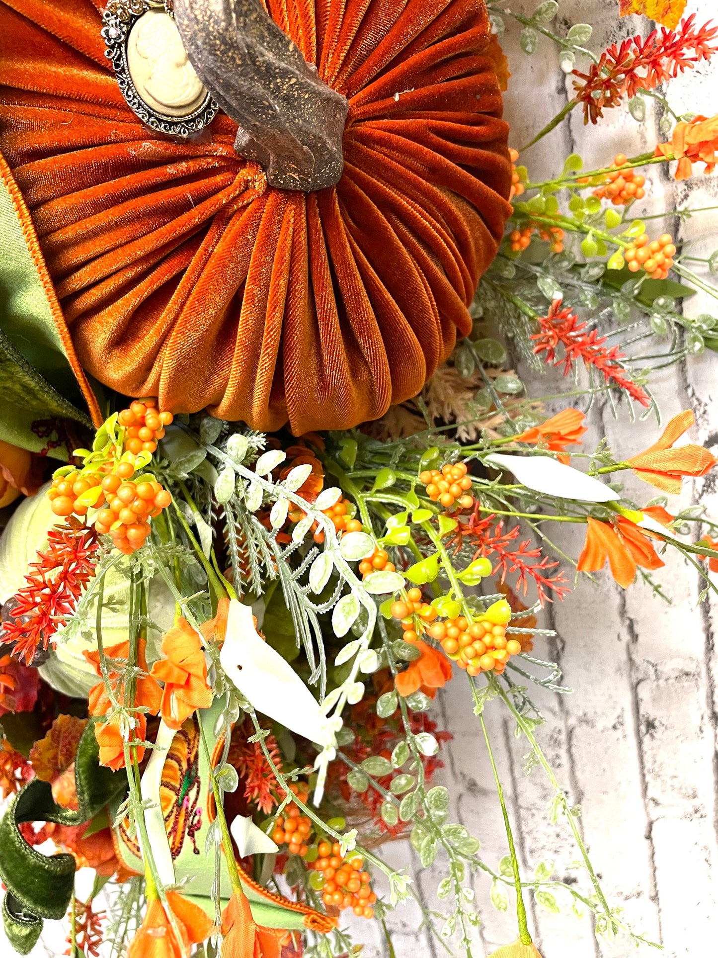 fall swag, fall pumpkin swag, fall decor, fall swag with designer pumpkins, autumn color fall swag, velvet pumpkin swag, shipping included