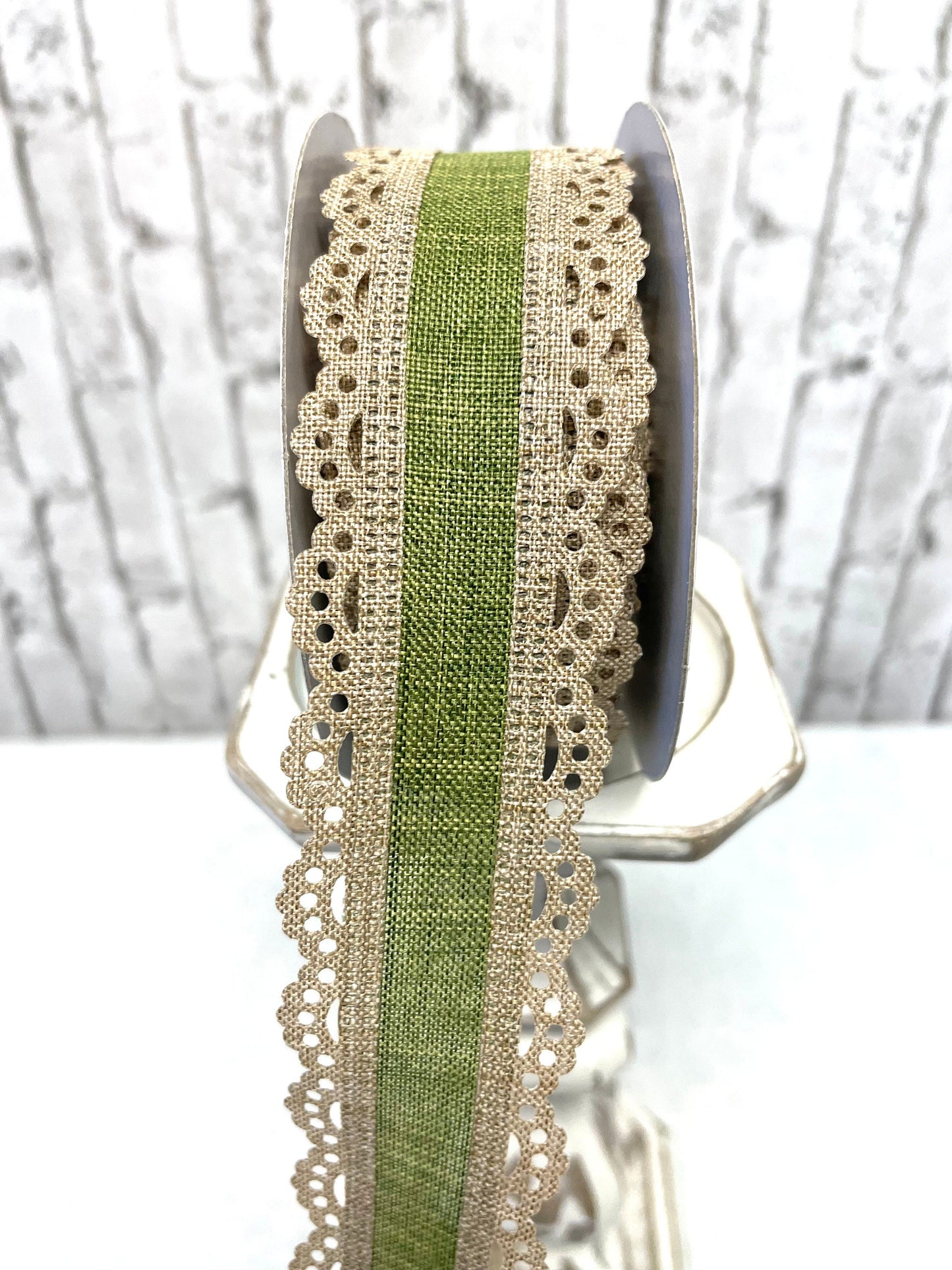 Everyday ribbon, RGA15414M, green scalloped edge royal burlap, spring ribbon, fall ribbon, green burlap ribbon