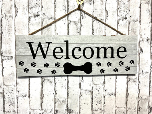 Welcome Sign with dog bones and paws. 15”x5”, AP801910