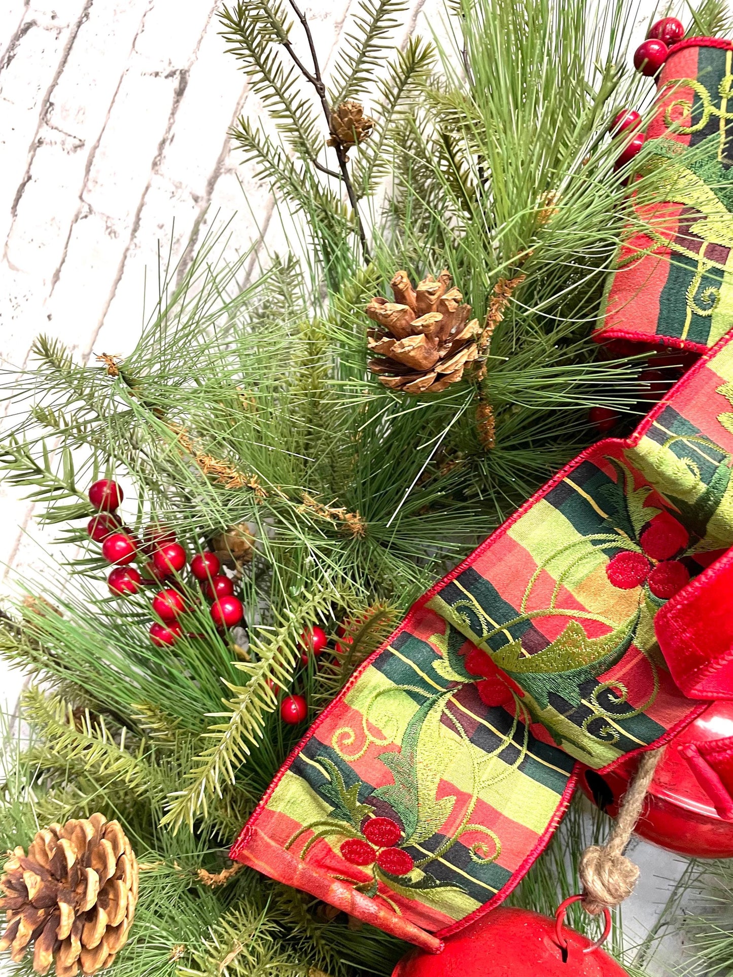 pine and cedar wreath, pine wreath, pine door decor, Christmas wreath, Christmas decor, all greenery Christmas wreath, shipping included