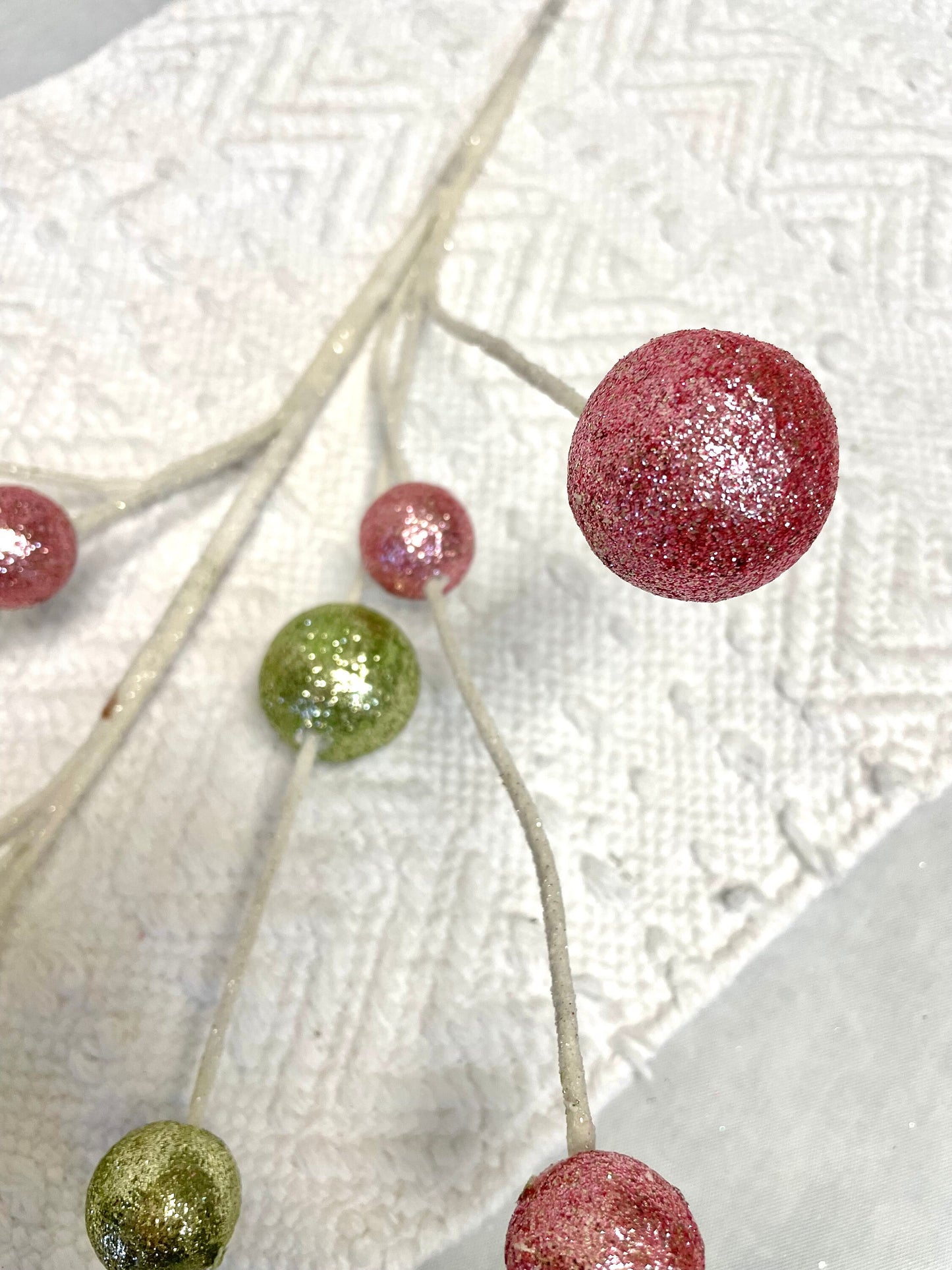 Christmas spray, pastel Christmas spray, pastel glitter ball spray, MTX64380, candy theme spray, pastel ball spray