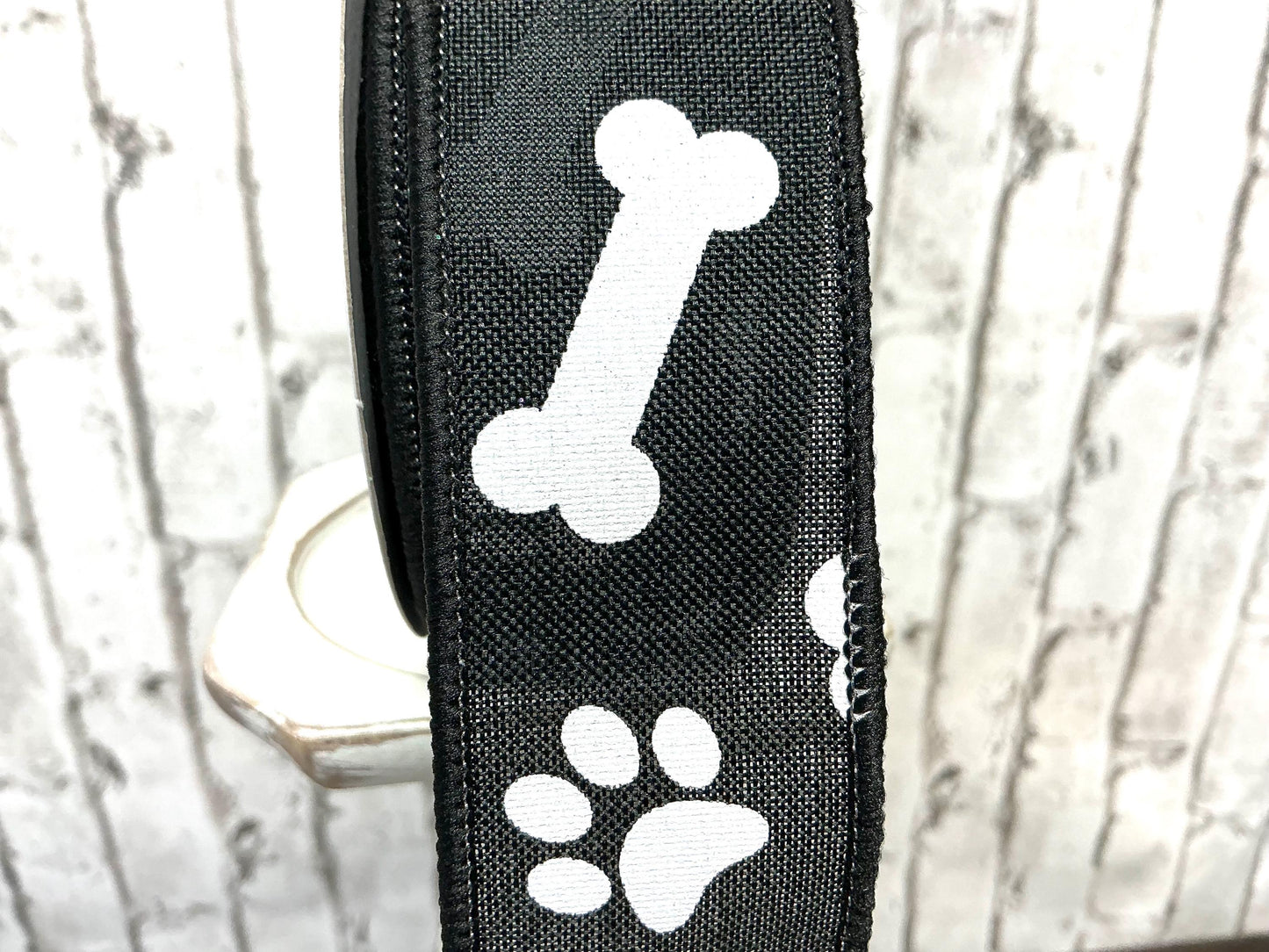 Paw Print and Bones Ribbon, Black and White, Wired, 1.5” x 10YD, RGA115002