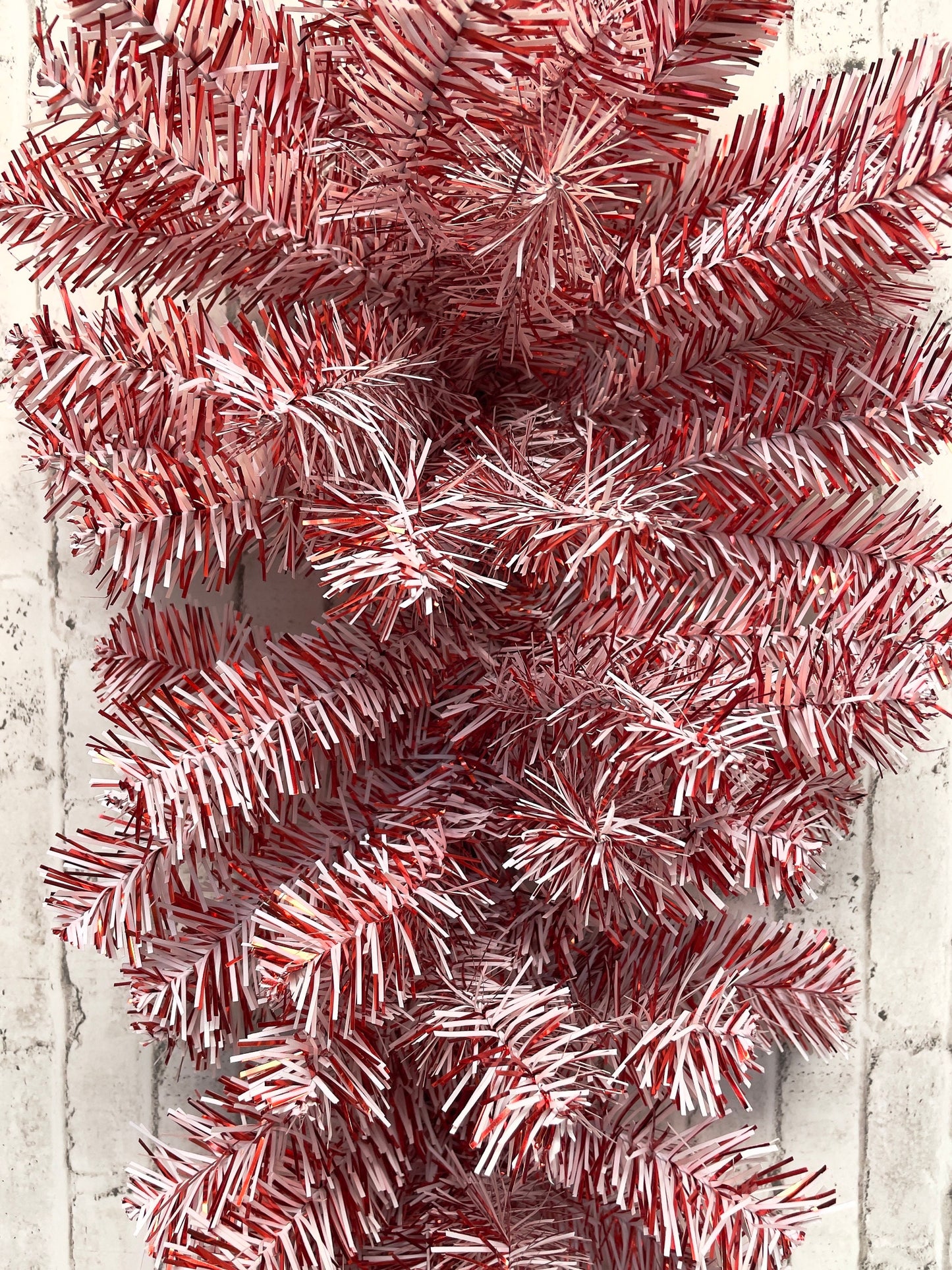 teardrop red white swag base, 85630TE32, Christmas swag base, red and white swag base, teardrop pine base