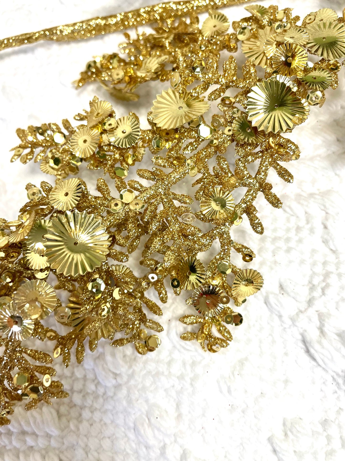 Gold glitter juniper spray, 201608