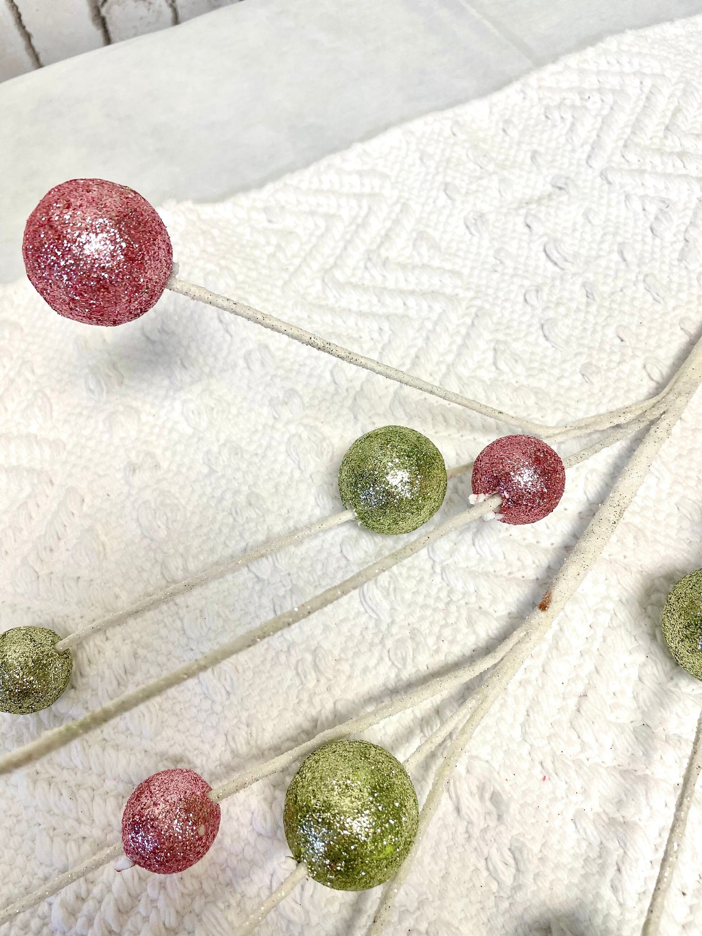 Christmas spray, pastel Christmas spray, pastel glitter ball spray, MTX64380, candy theme spray, pastel ball spray