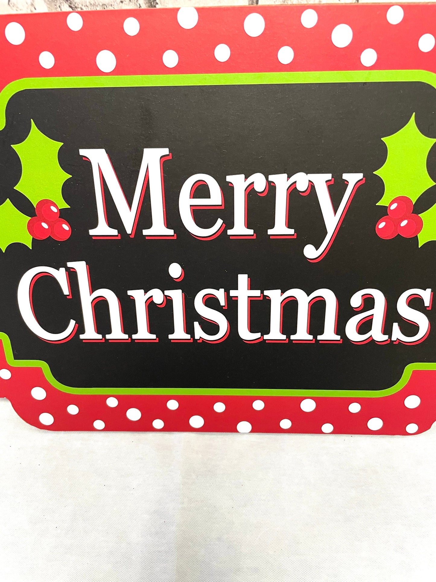 Merry Christmas sign, AP8301, polka dot Christmas sign, whimsical Christmas sign, wreath sign