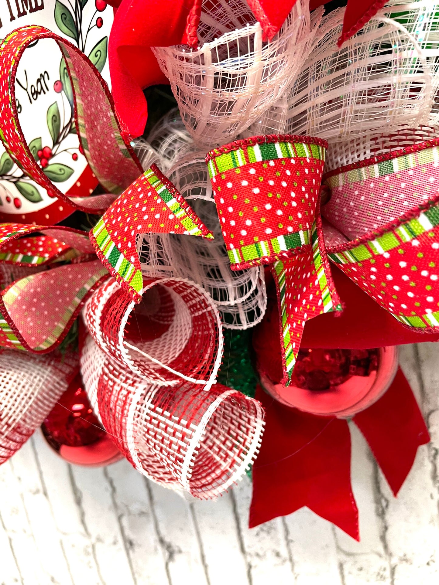Christmas wreath, Christmas door hanger, door hanger, door wreath, holiday wreath, holiday decor, free shipping.