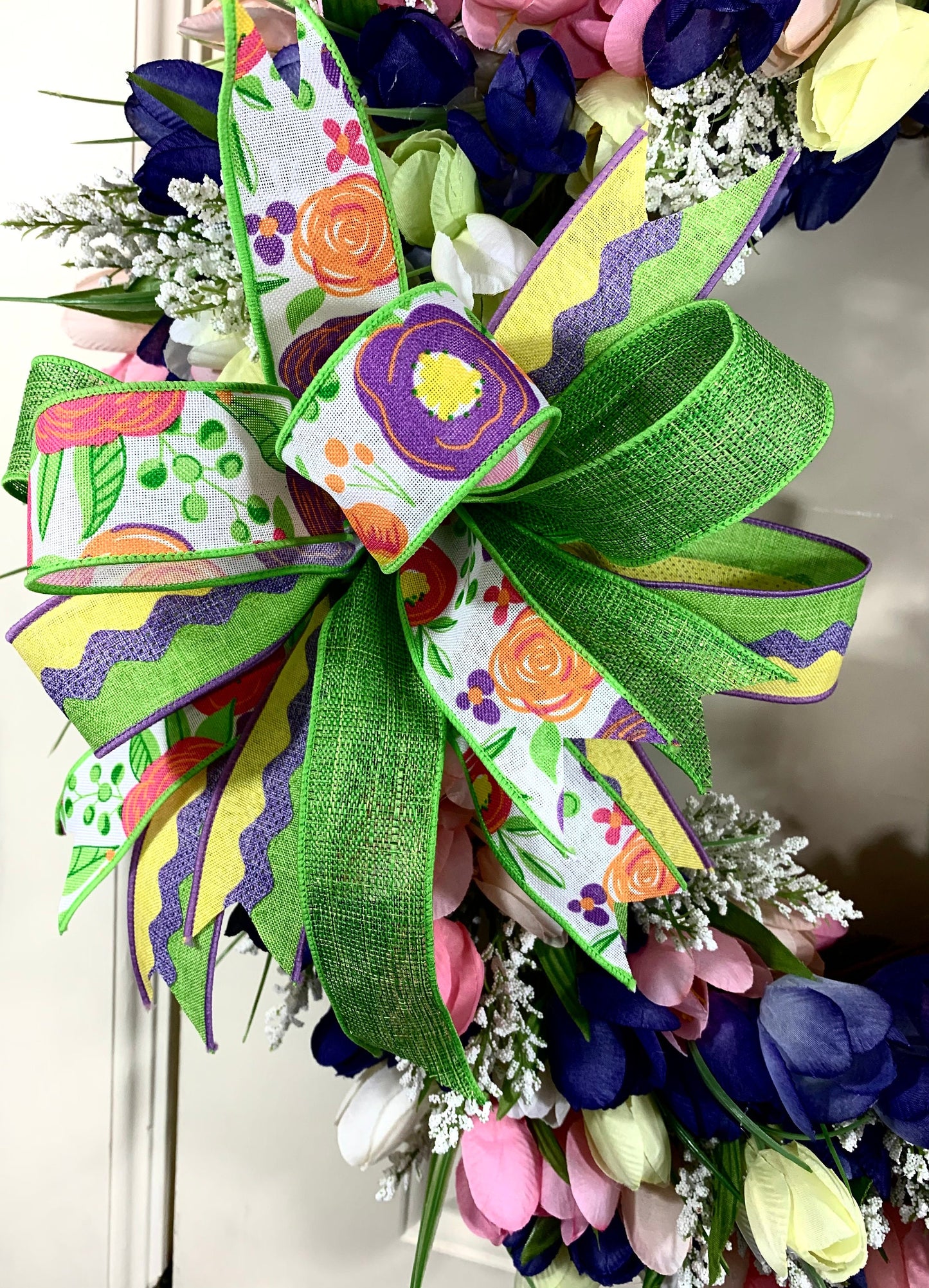 Tulip wreath, spring tulip wreath, summer tulip wreath, spring wreaths, summer wreaths, tulip door hanger, shippping included