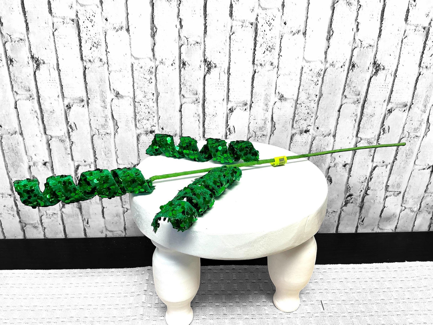 Green Sequin Curly Spray, 85998GN
