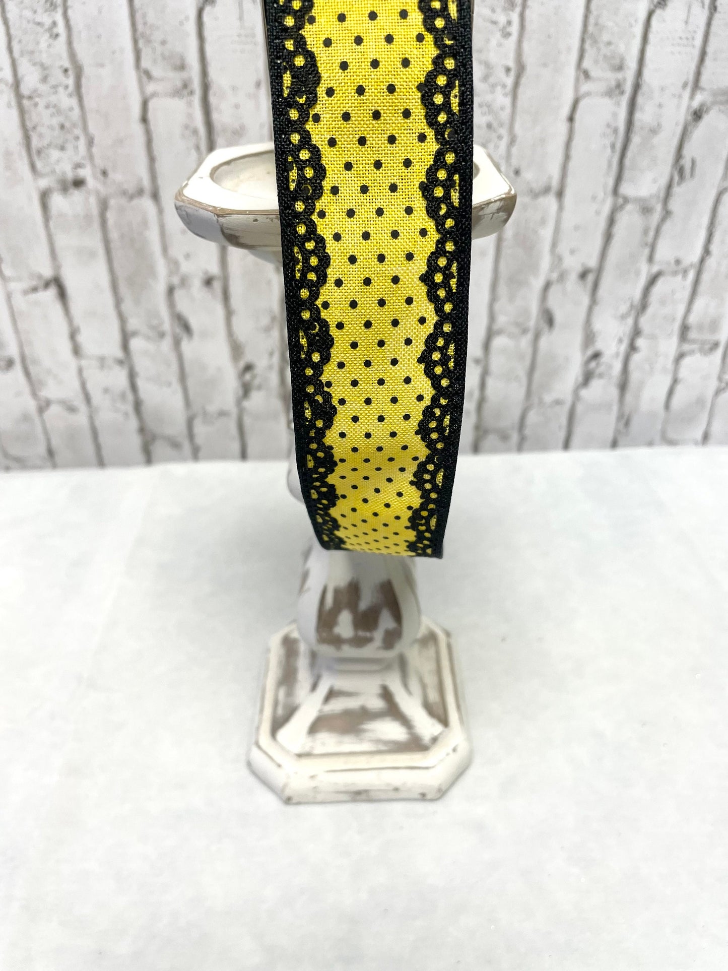 RGO8817N6, bee ribbon, scalloped edge ribbon