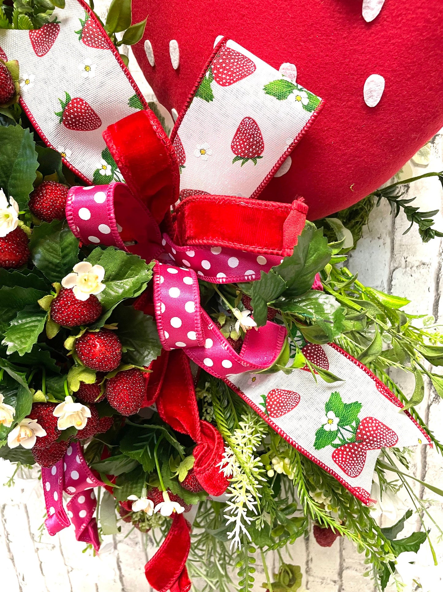 strawberry wreath, strawberry decor, spring wreath, spring door decor, summer door decor, strawberry patch wreath, shipping included
