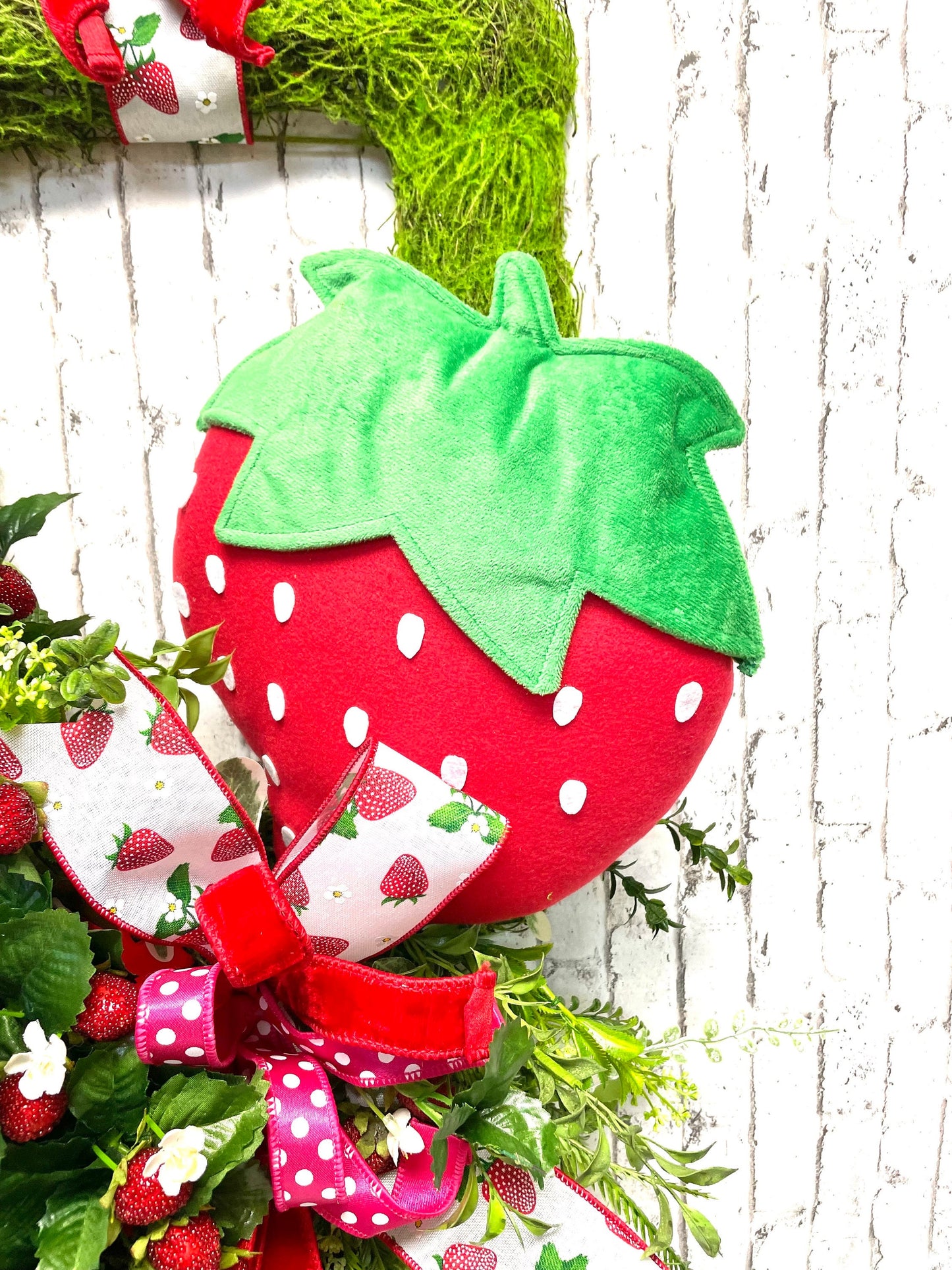strawberry wreath, strawberry decor, spring wreath, spring door decor, summer door decor, strawberry patch wreath, shipping included