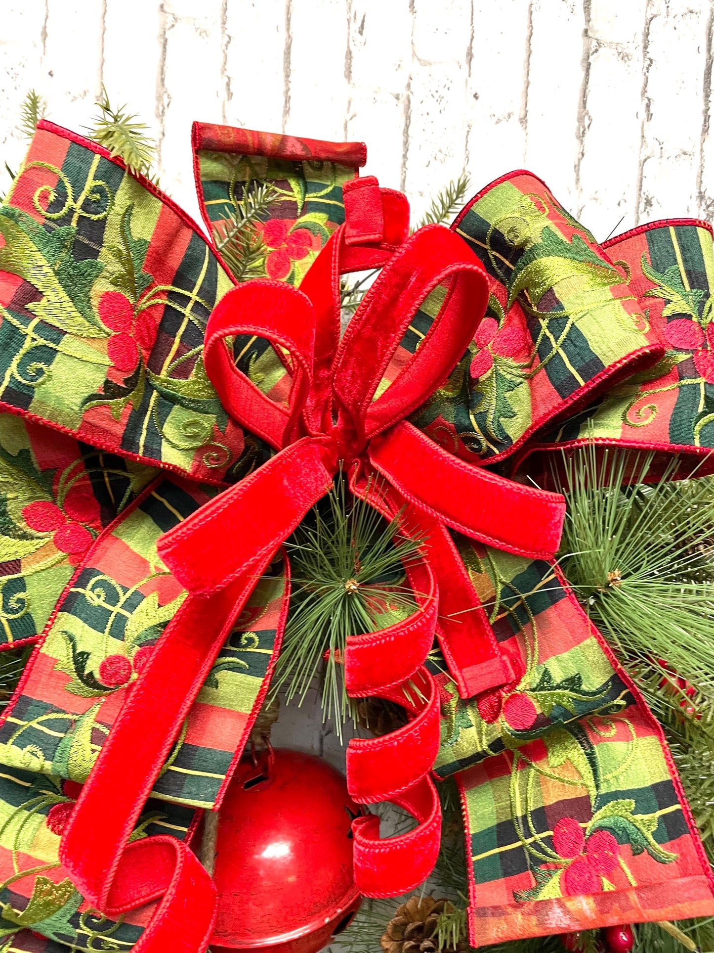 pine and cedar wreath, pine wreath, pine door decor, Christmas wreath, Christmas decor, all greenery Christmas wreath, shipping included
