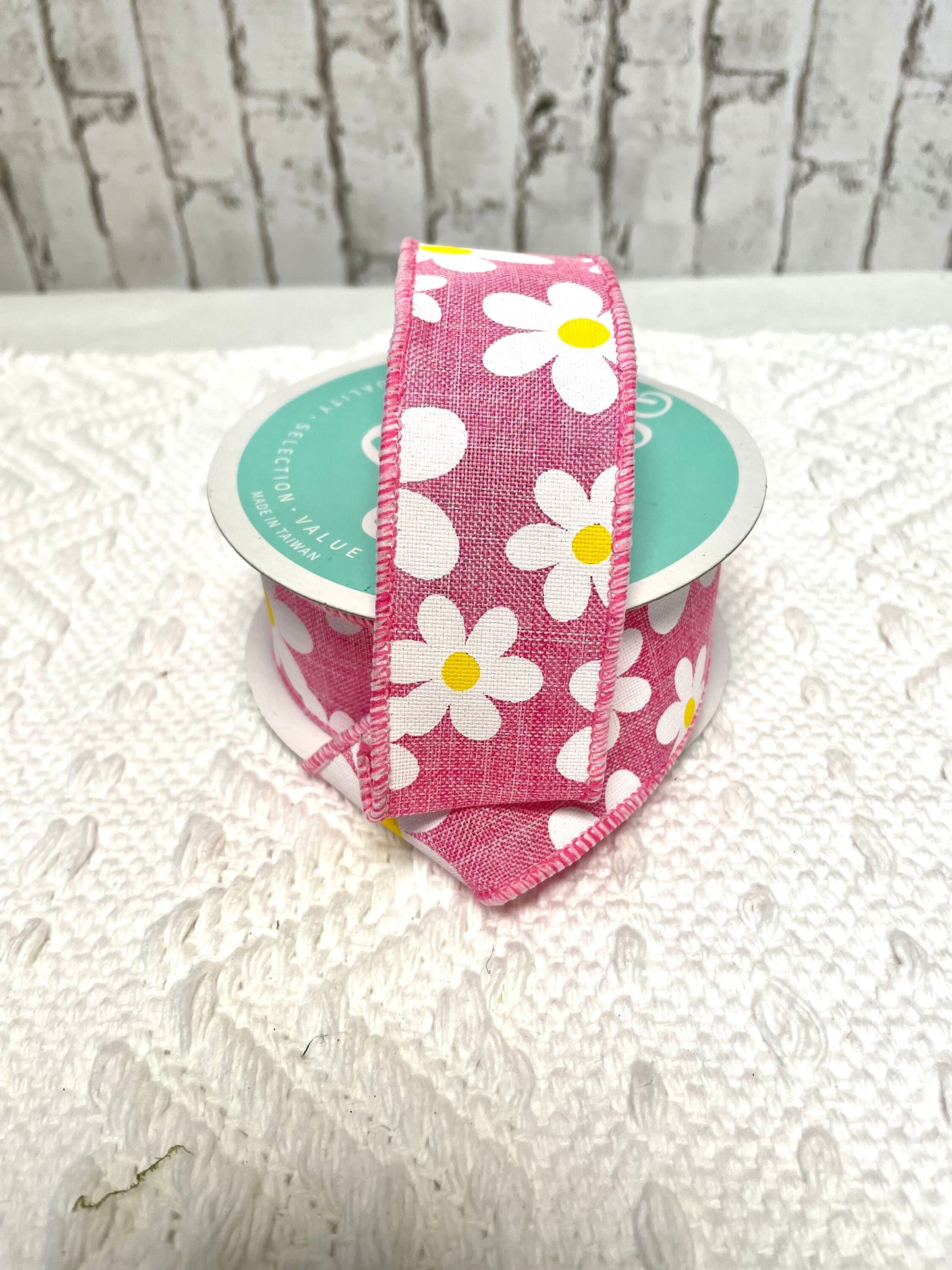 Pink with white daisy ribbon,RGO193422