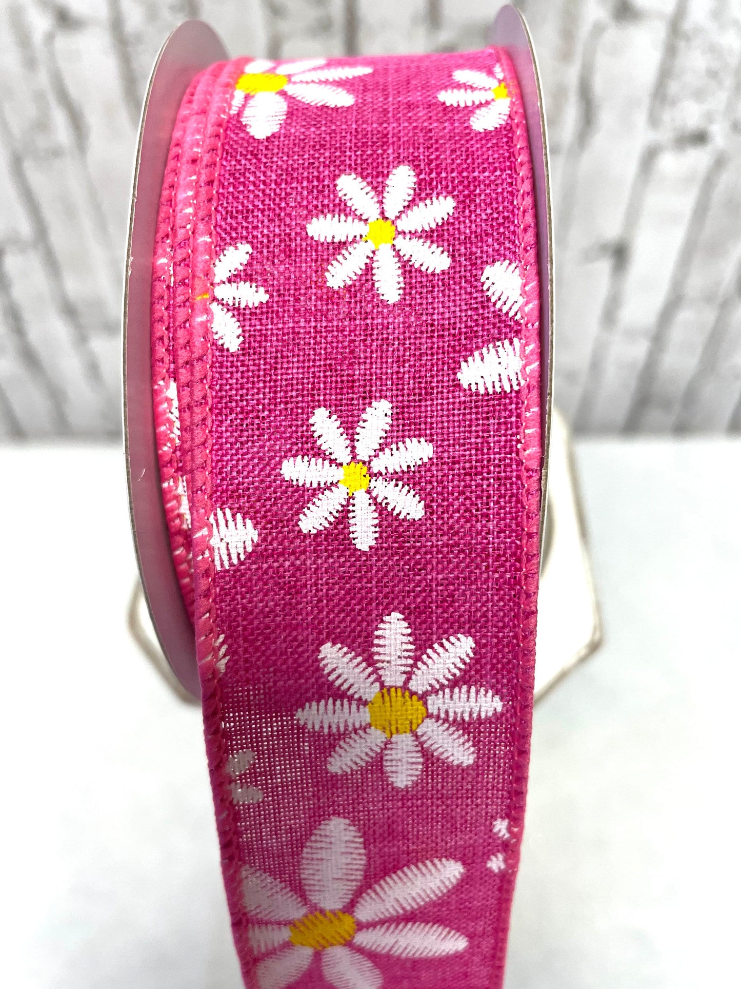 RGE119107, hot pink daisy ribbon