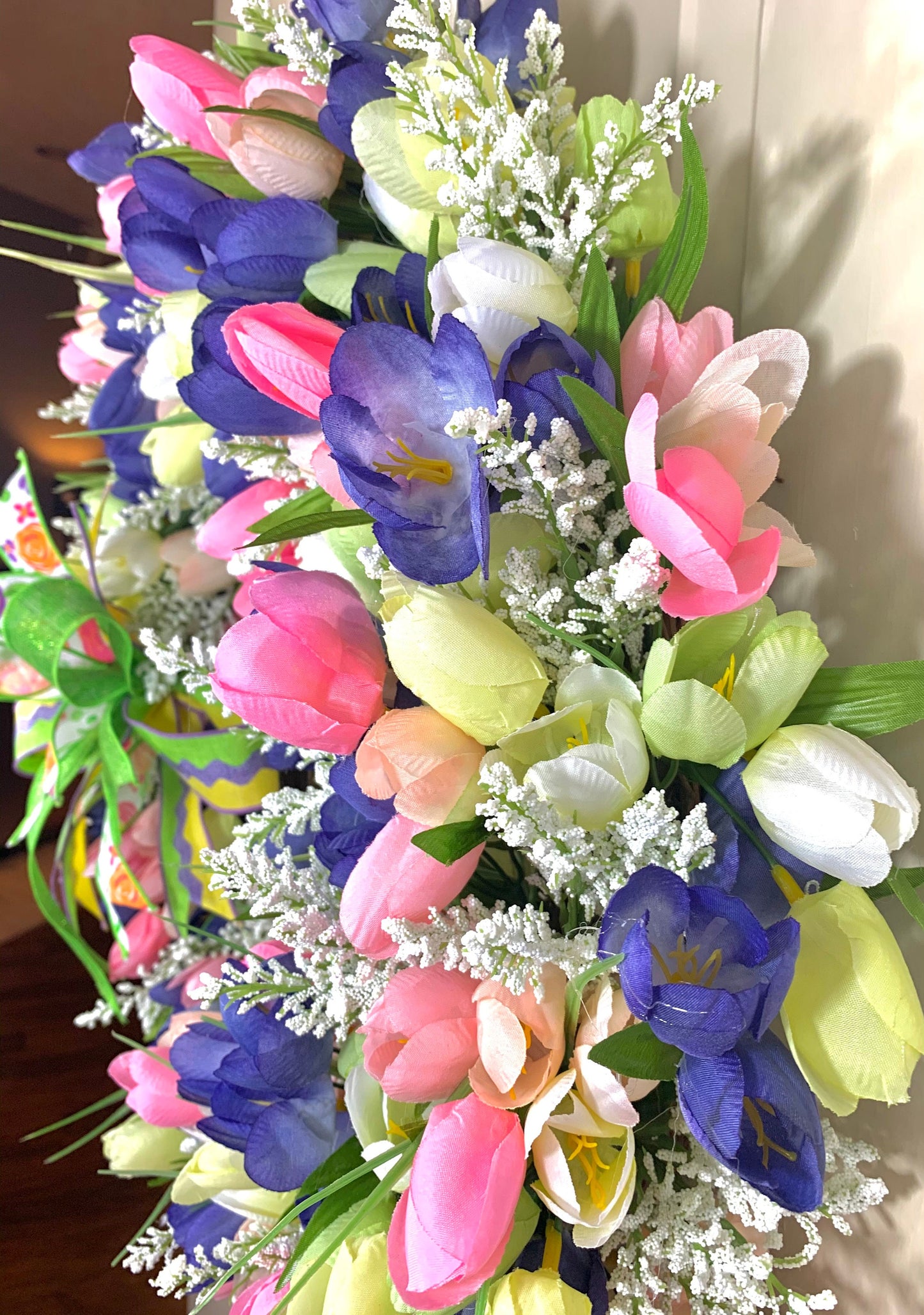 Tulip wreath, spring tulip wreath, summer tulip wreath, spring wreaths, summer wreaths, tulip door hanger, shippping included
